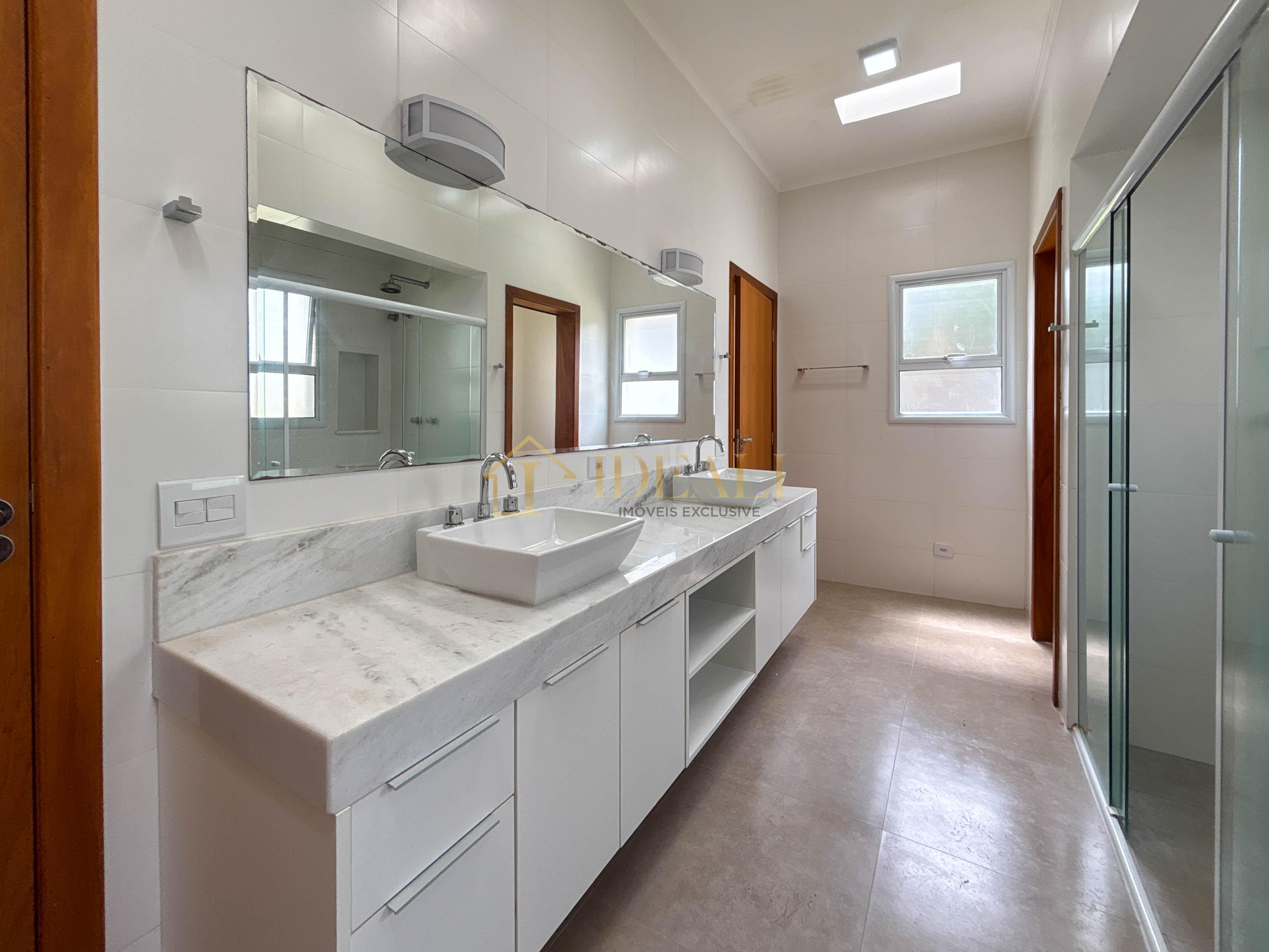 Casa totalmente t&eacute;rrea &agrave; venda mobiliada no condom&iacute;nio Shambala III, em Atibaia/SP!!  Atibaia - 