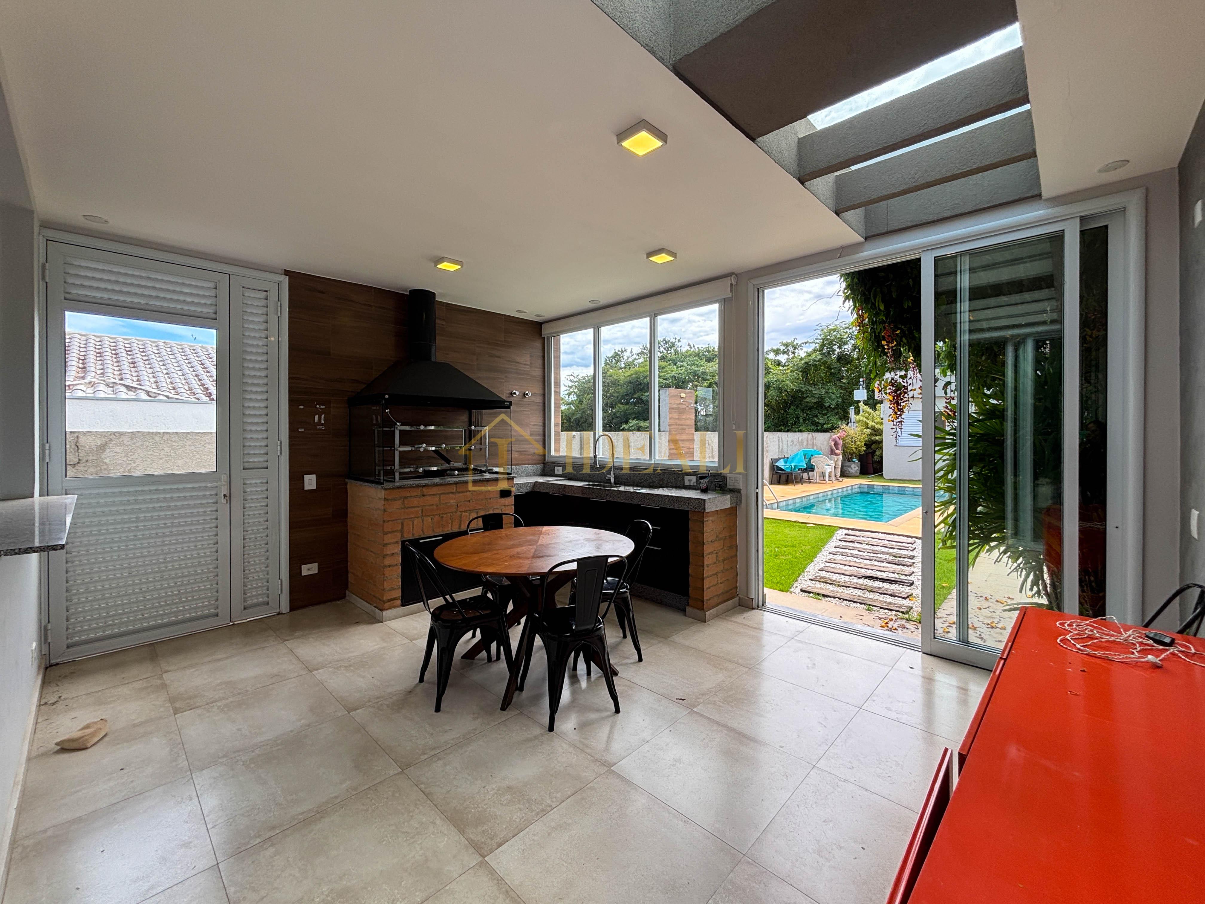 Casa totalmente t&eacute;rrea &agrave; venda mobiliada no condom&iacute;nio Shambala III, em Atibaia/SP!!  Atibaia - 