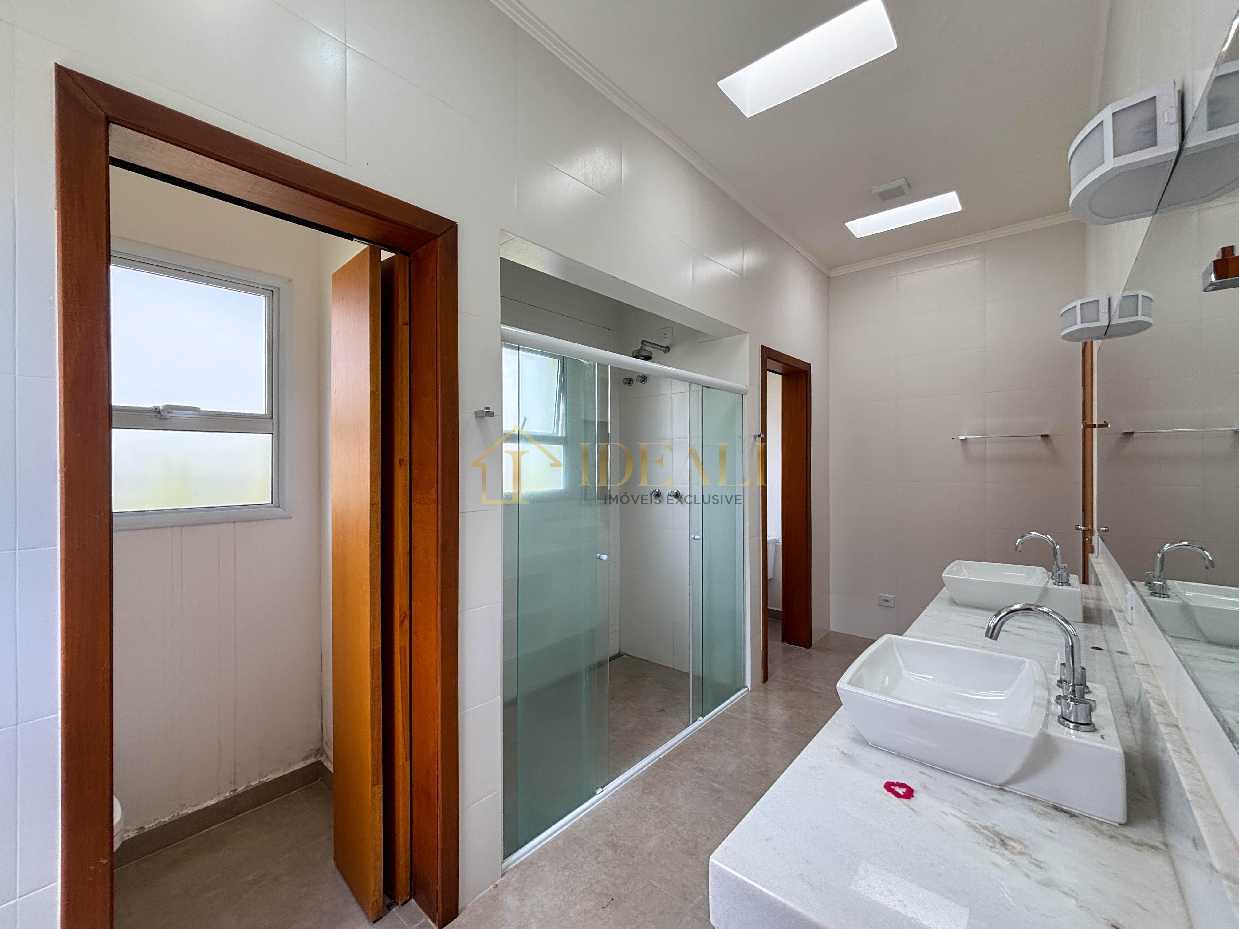 Casa totalmente t&eacute;rrea &agrave; venda mobiliada no condom&iacute;nio Shambala III, em Atibaia/SP!!  Atibaia - 