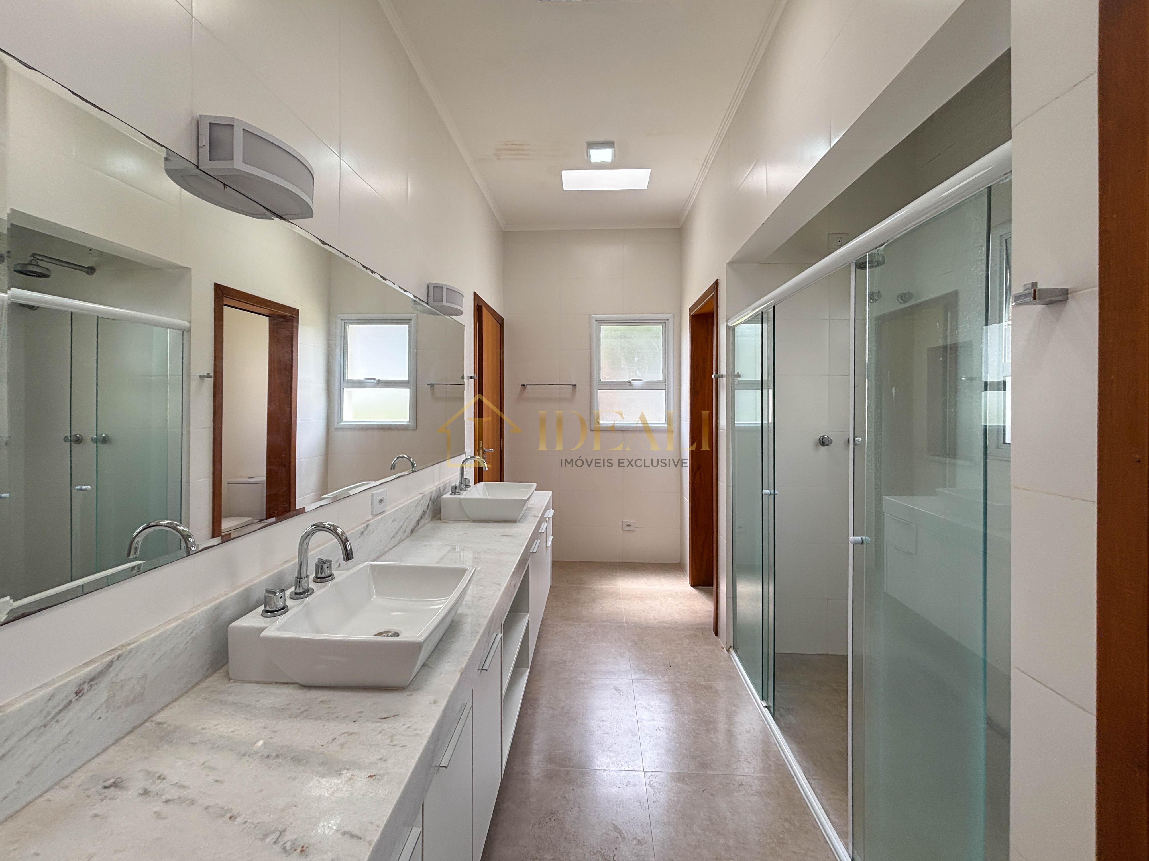 Casa totalmente t&eacute;rrea &agrave; venda mobiliada no condom&iacute;nio Shambala III, em Atibaia/SP!!  Atibaia - 