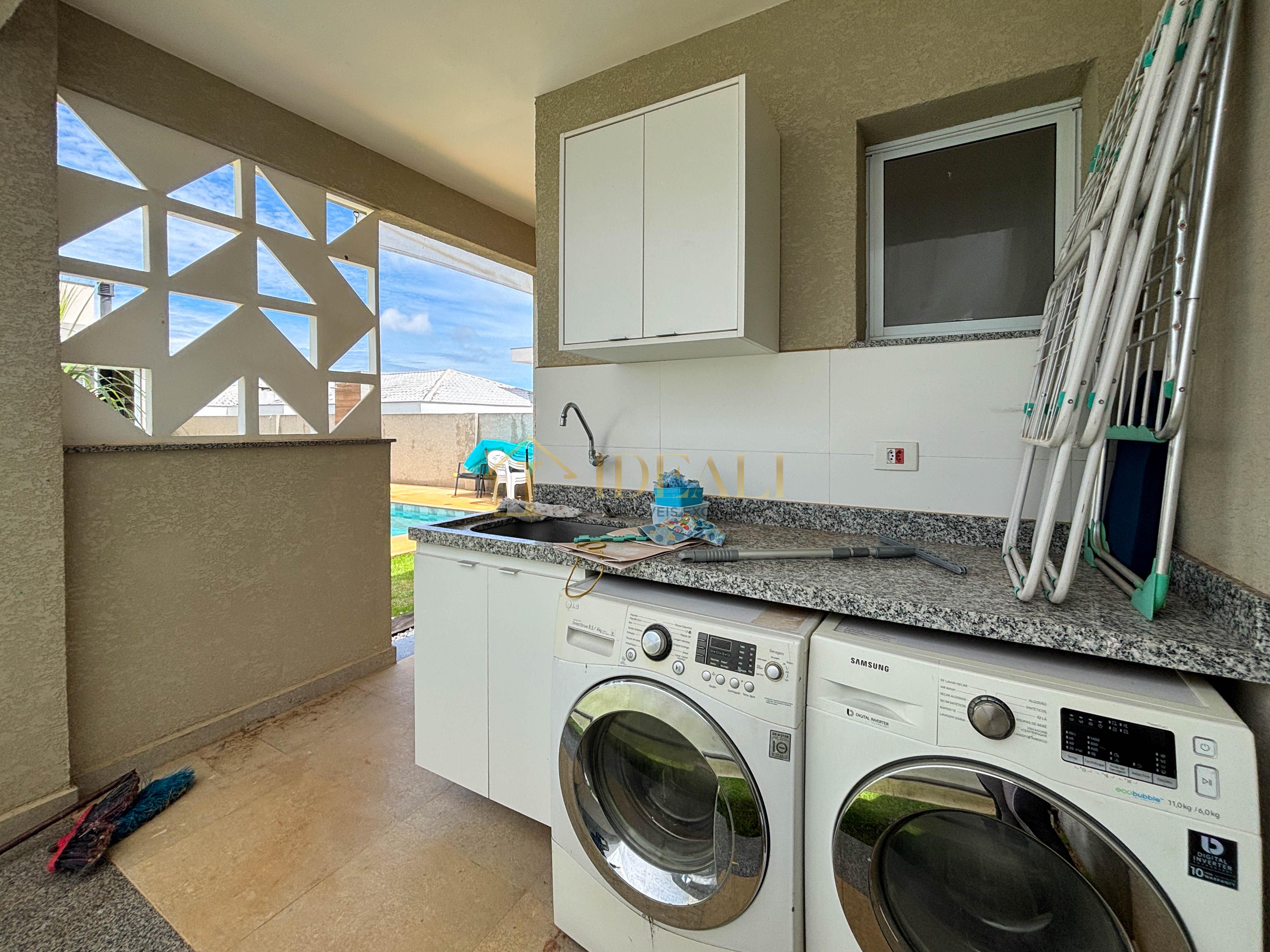 Casa totalmente t&eacute;rrea &agrave; venda mobiliada no condom&iacute;nio Shambala III, em Atibaia/SP!!  Atibaia - 