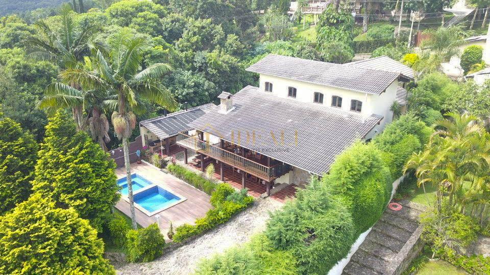 Casa estilo Ch&aacute;cara no clube da montanha em Atibaia/SP  Atibaia - 