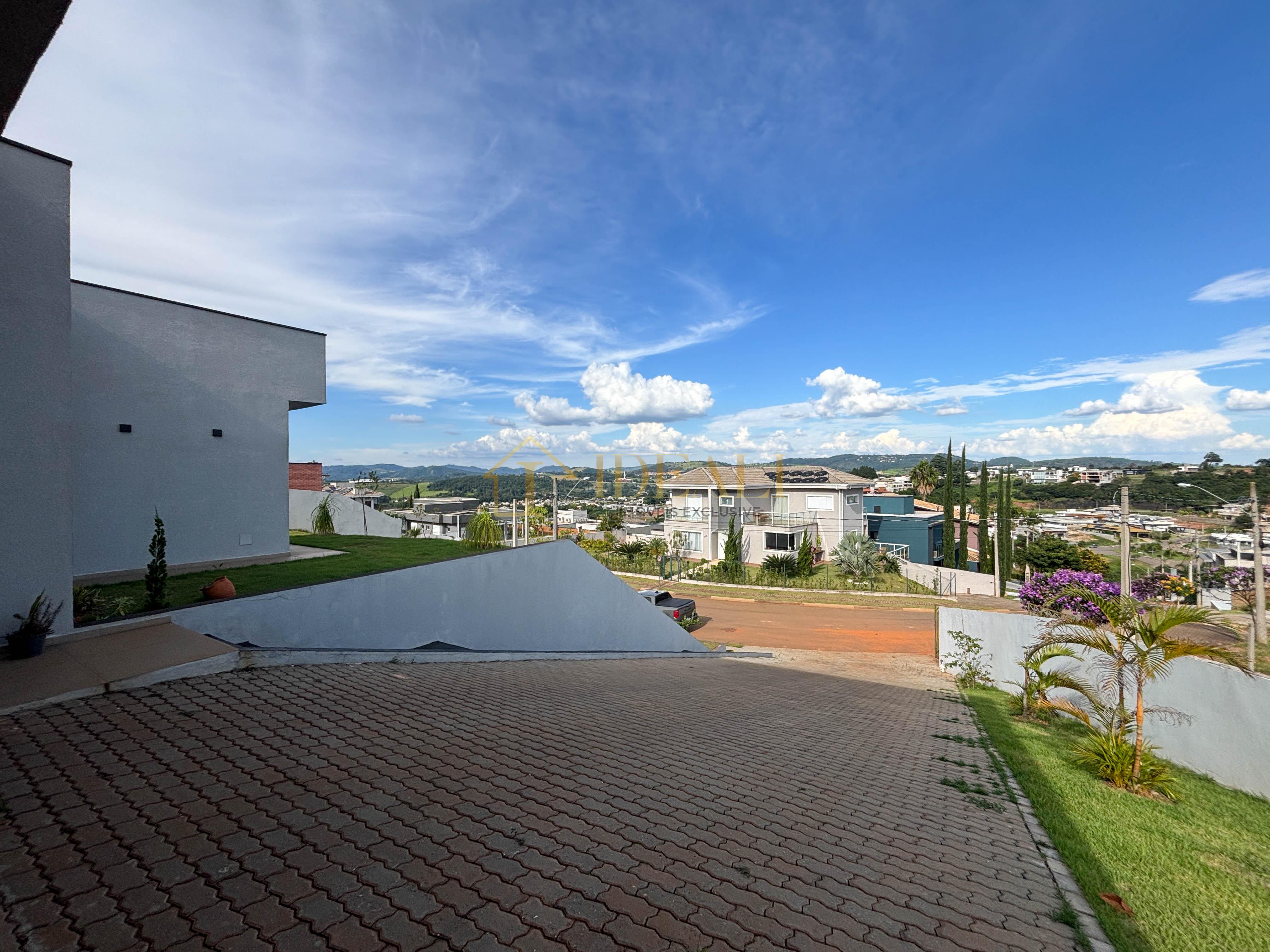 Casa totalmente t&eacute;rrea a venda no condom&iacute;nio Shambala 3 em Atibaia!  Atibaia - 