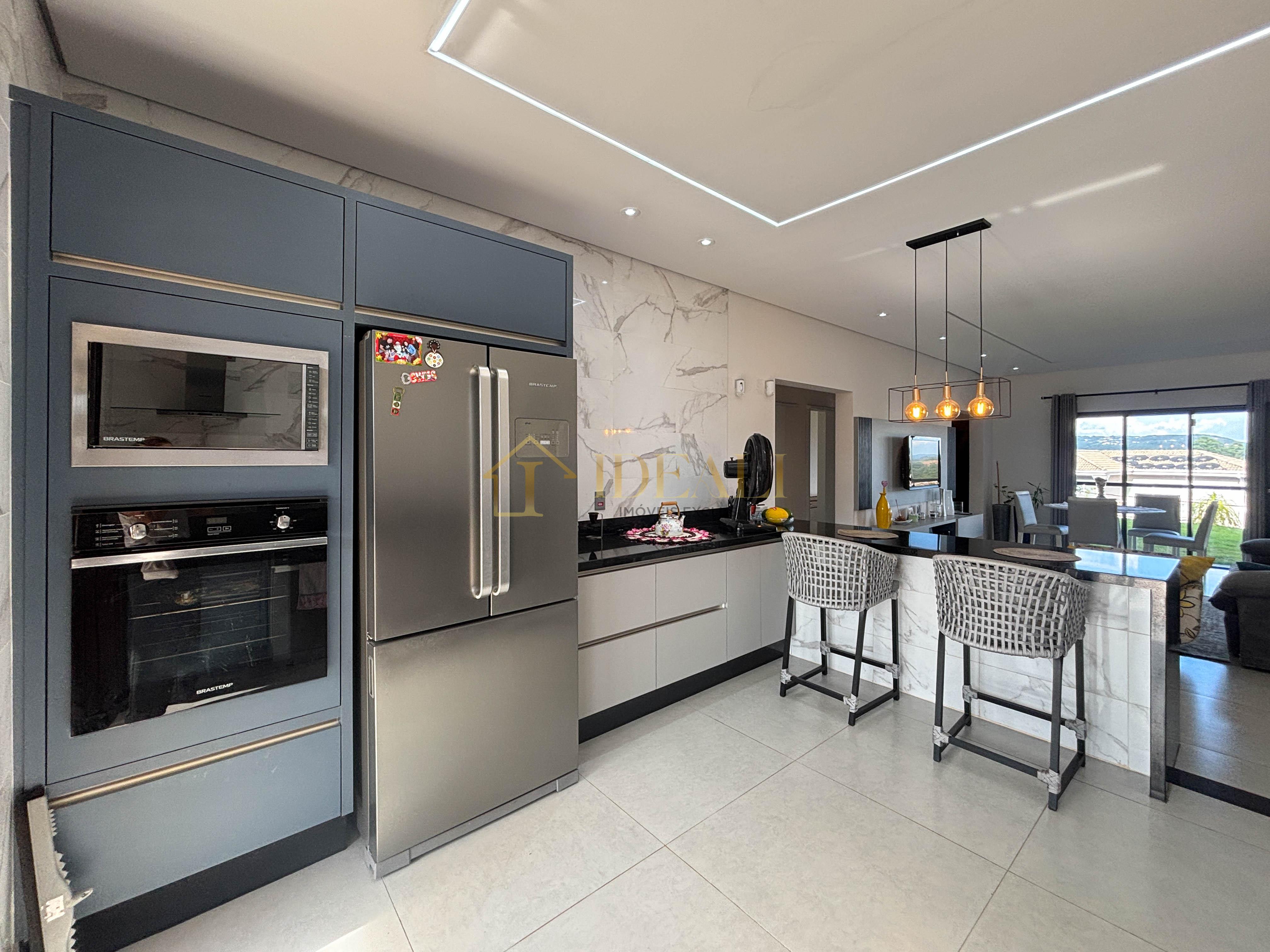 Casa totalmente t&eacute;rrea a venda no condom&iacute;nio Shambala 3 em Atibaia!  Atibaia - 