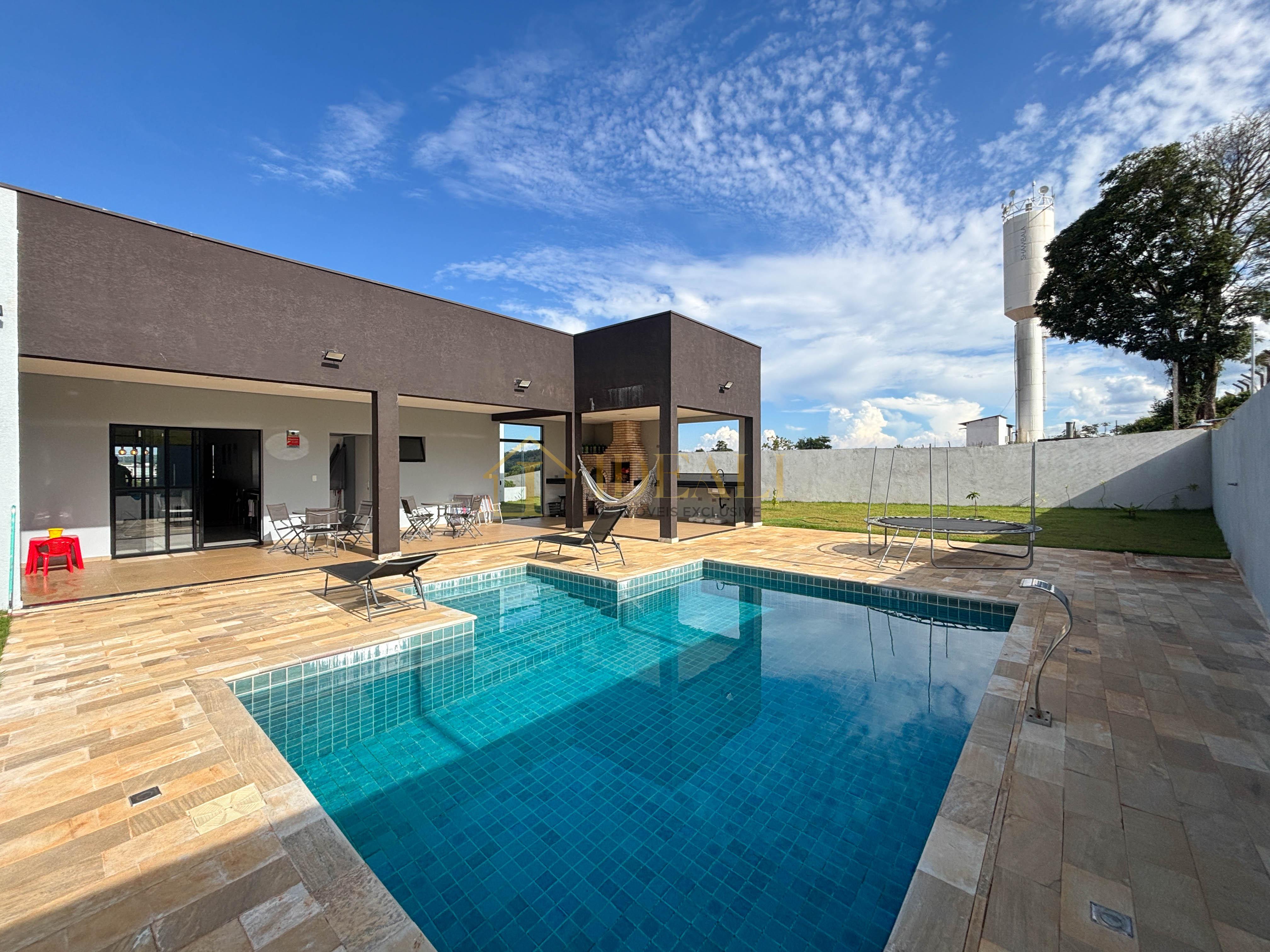 Casa totalmente t&eacute;rrea a venda no condom&iacute;nio Shambala 3 em Atibaia!  Atibaia - 