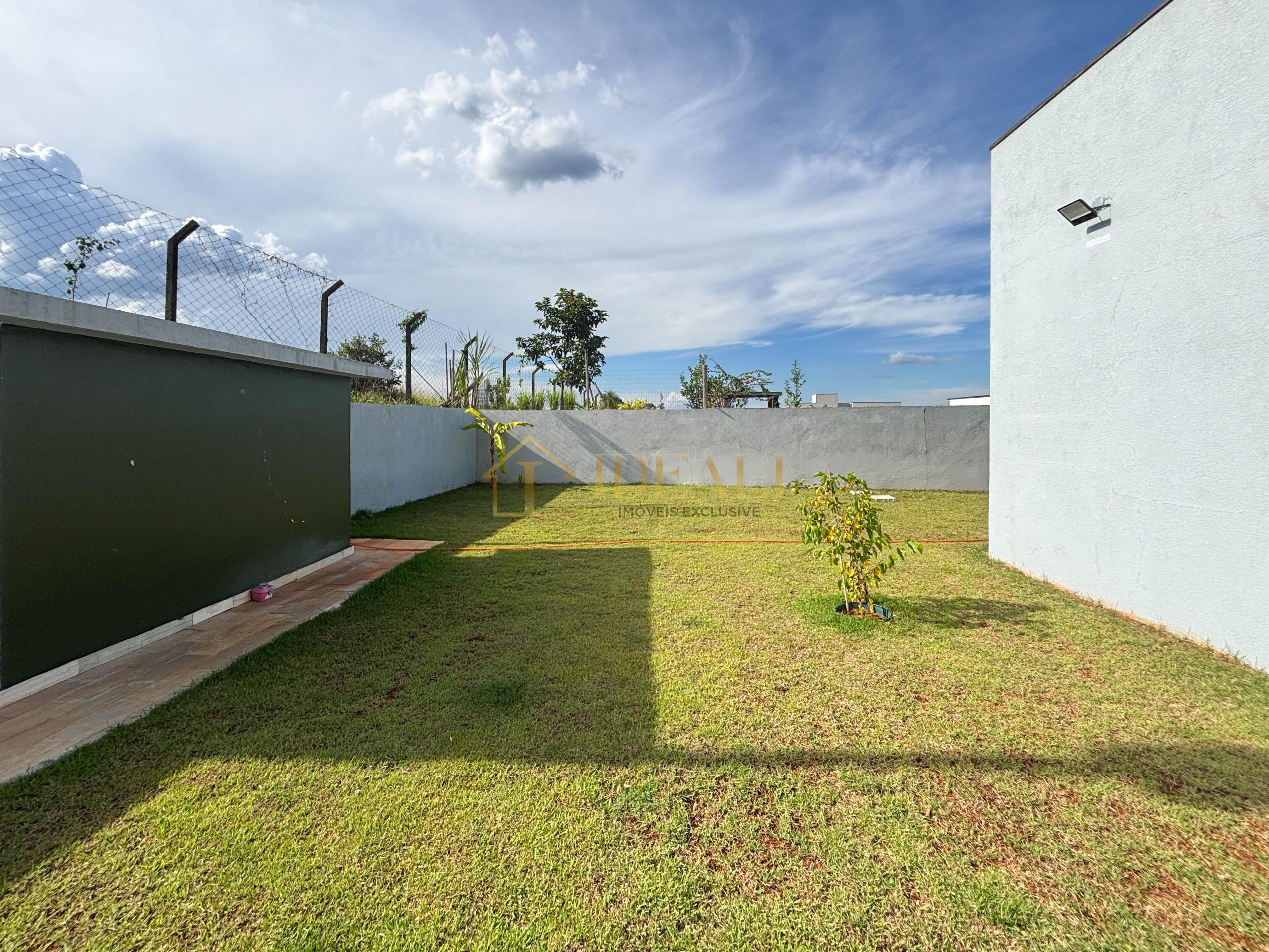 Casa totalmente t&eacute;rrea a venda no condom&iacute;nio Shambala 3 em Atibaia!  Atibaia - 