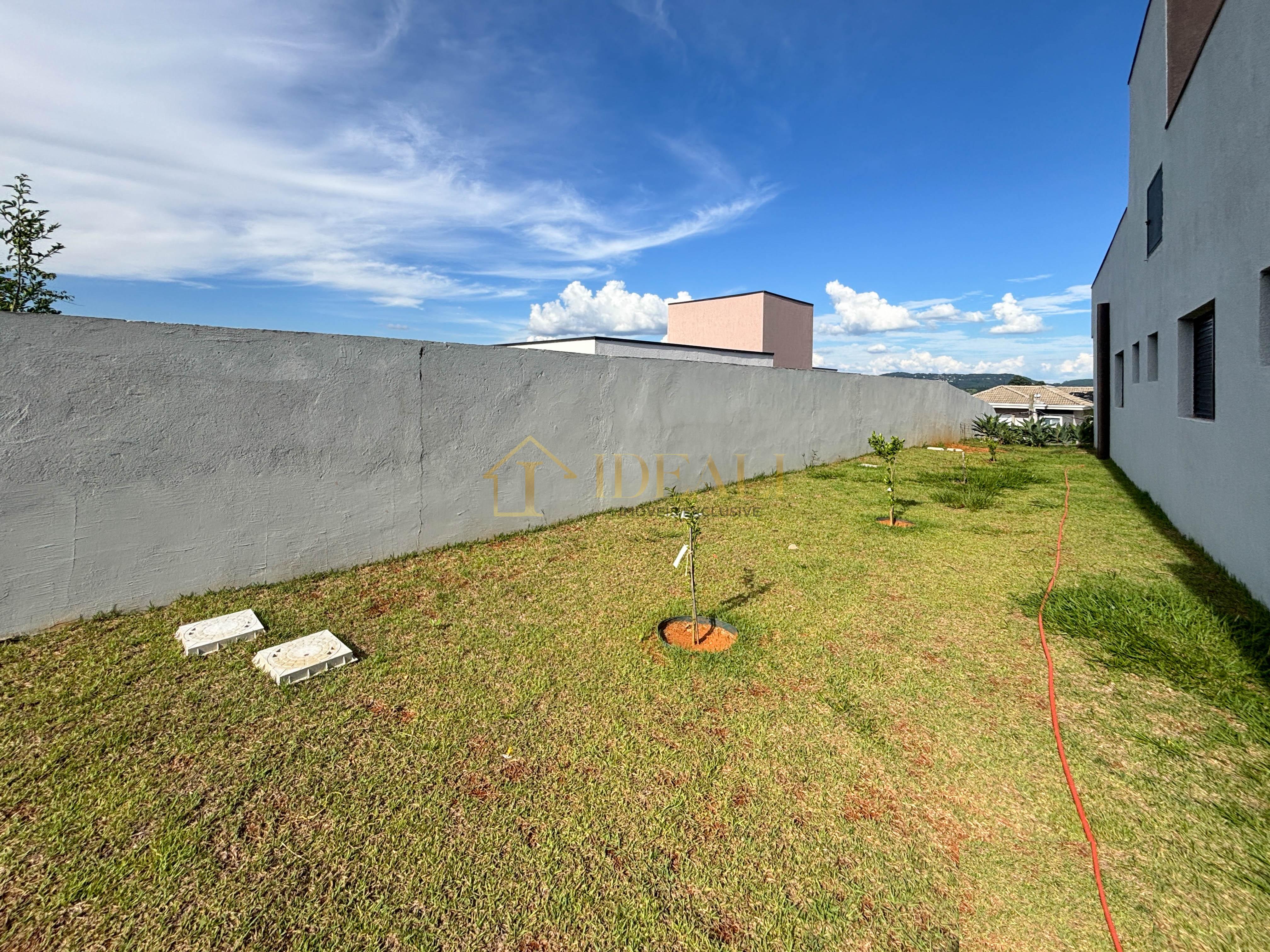 Casa totalmente t&eacute;rrea a venda no condom&iacute;nio Shambala 3 em Atibaia!  Atibaia - 