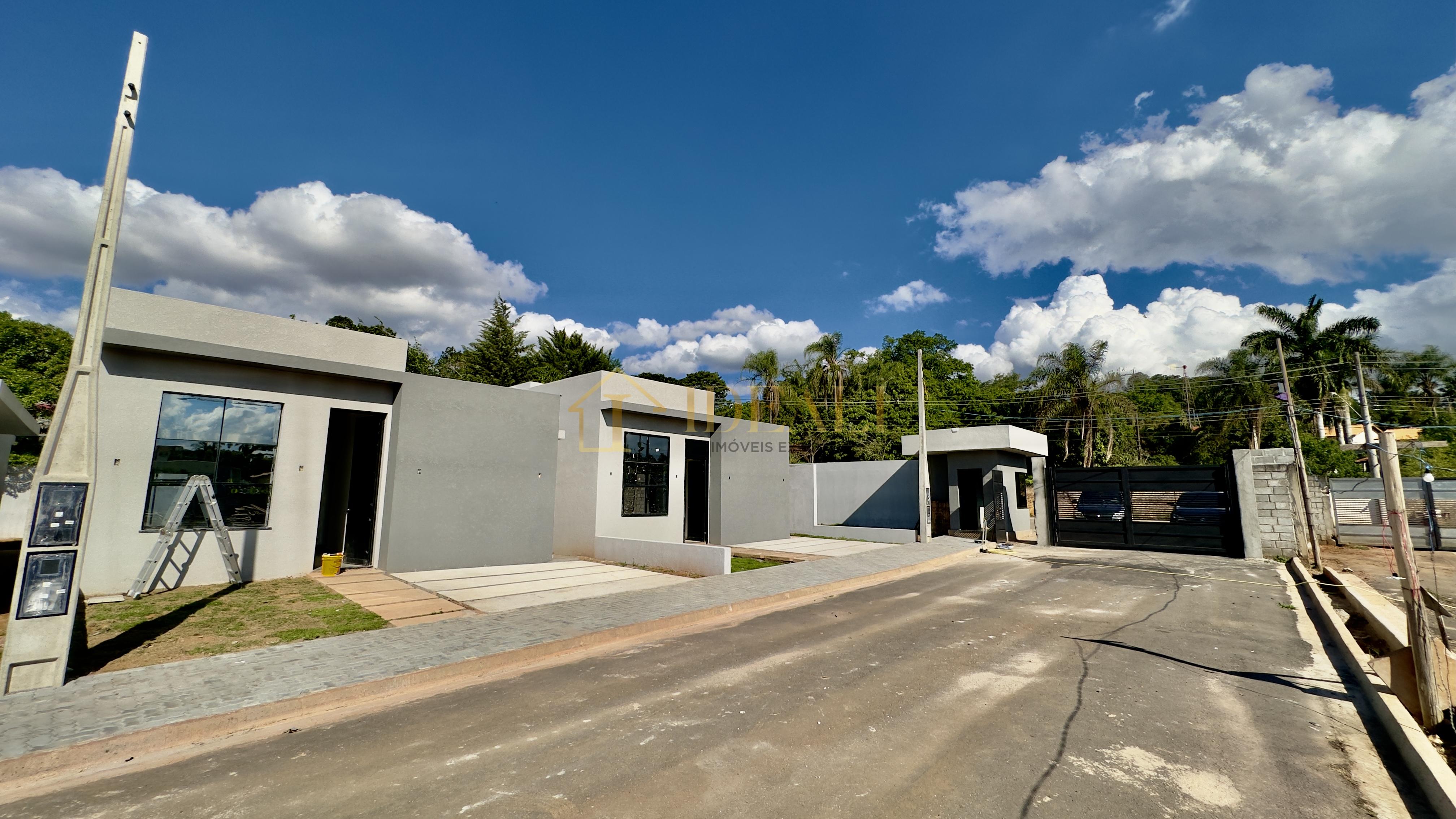 CASAS PRONTAS E TERREAS A VENDA EM ATIBAIA - SP ESTRADA PARAPANEMA  Atibaia - 