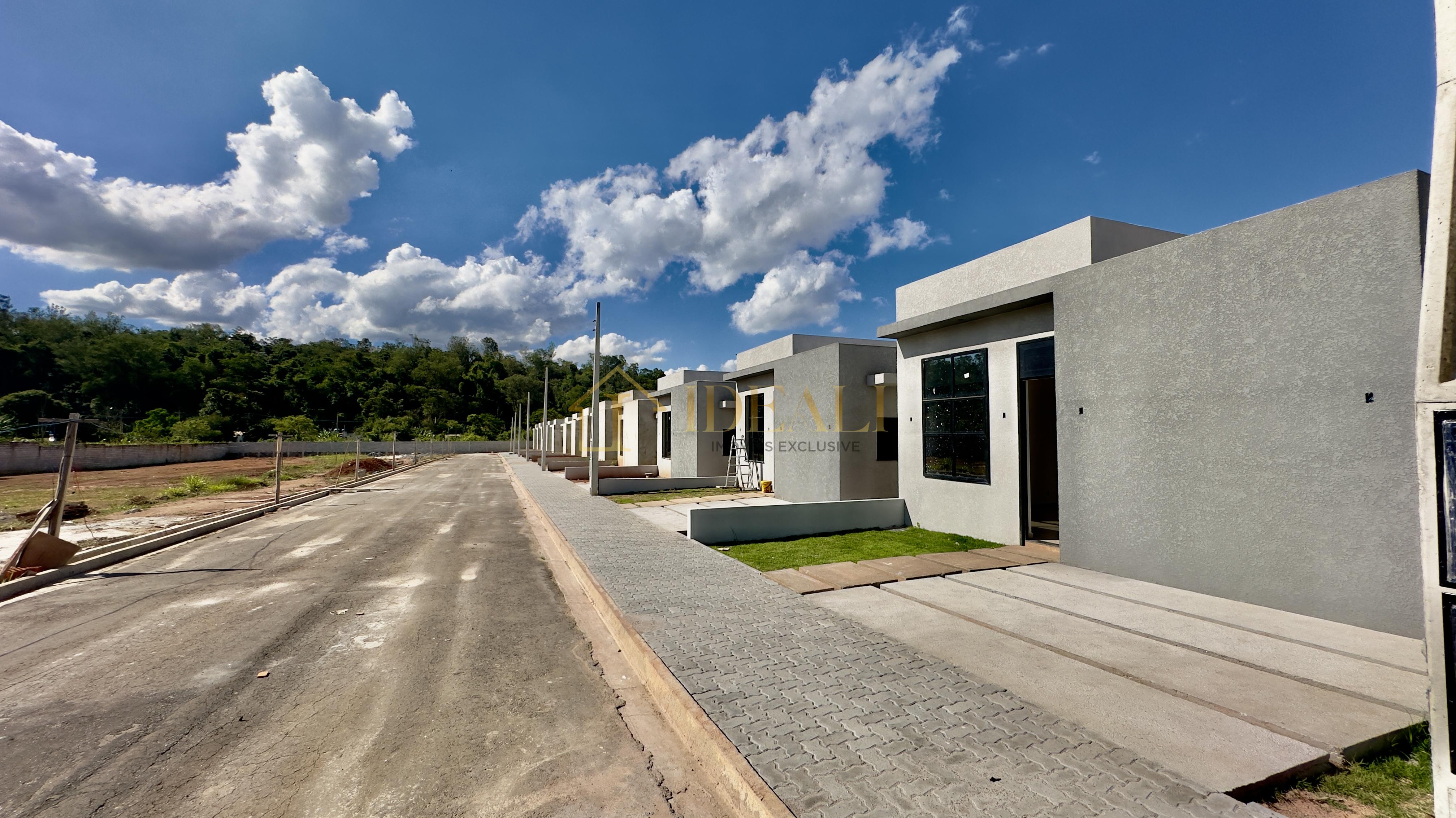 CASAS PRONTAS E TERREAS A VENDA EM ATIBAIA - SP ESTRADA PARAPANEMA  Atibaia - 
