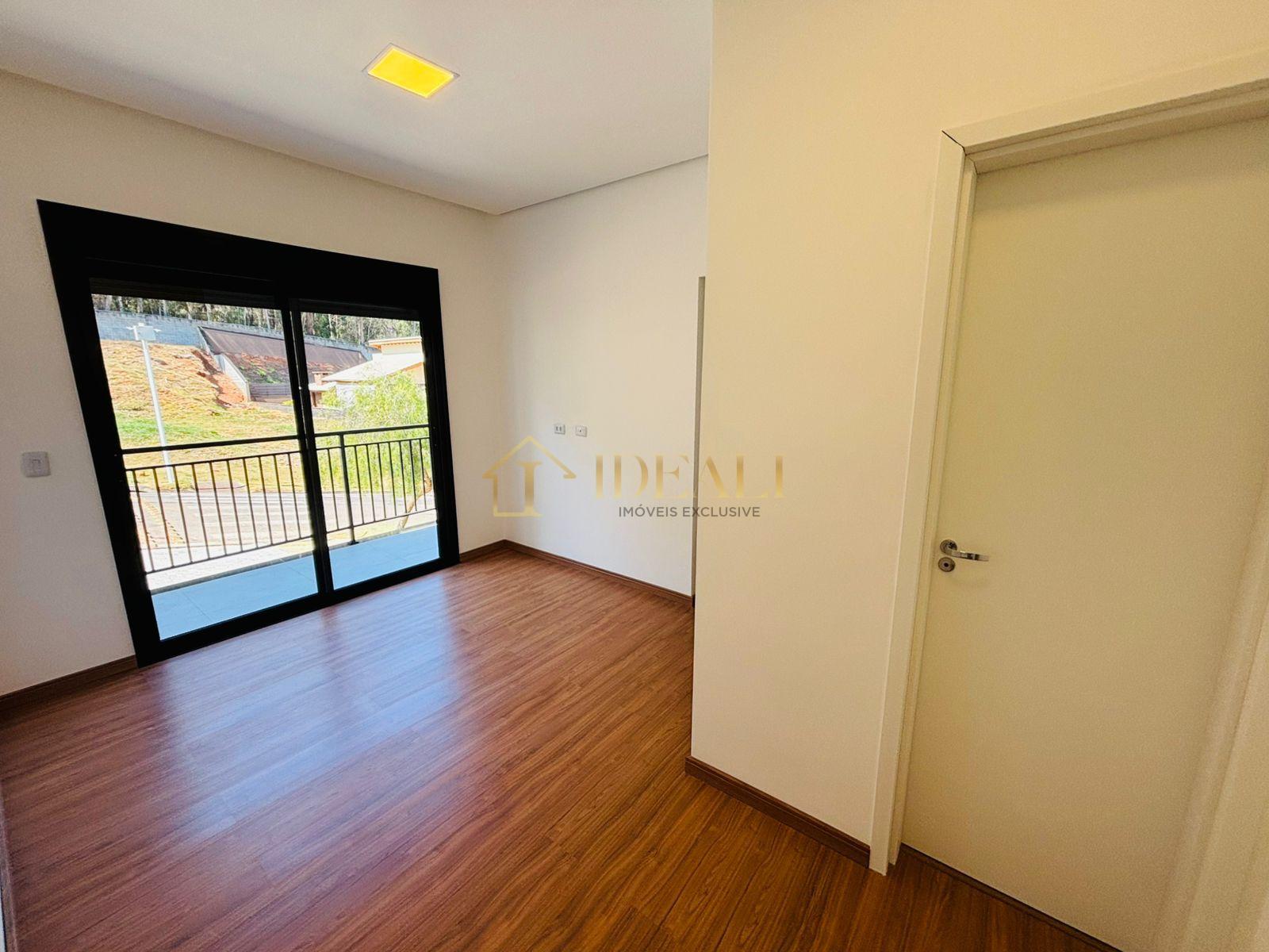 CASA EM CONDOMINIO FECHADO DE ALTO PADR&Atilde;O EM ATIBAIA RUA TILAPIA Atibaia - 