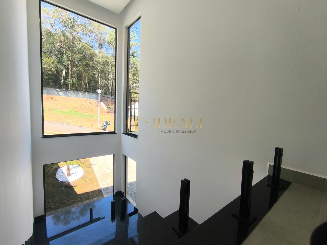 CASA EM CONDOMINIO FECHADO DE ALTO PADR&Atilde;O EM ATIBAIA RUA TILAPIA Atibaia - 