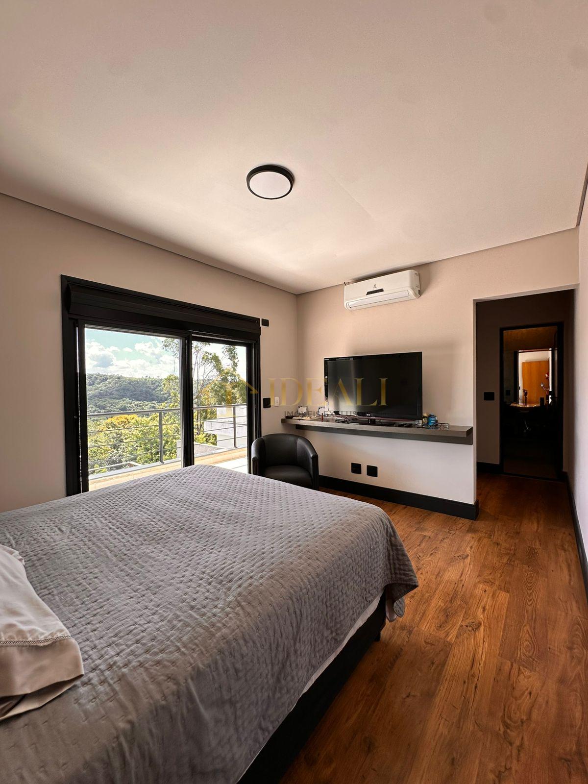 CASA DE ALTO PADR&Atilde;O EM CONDOMINIO FECHADO DE MAIRIPOR&Atilde; rua dos narcisios  Mairiporã - 