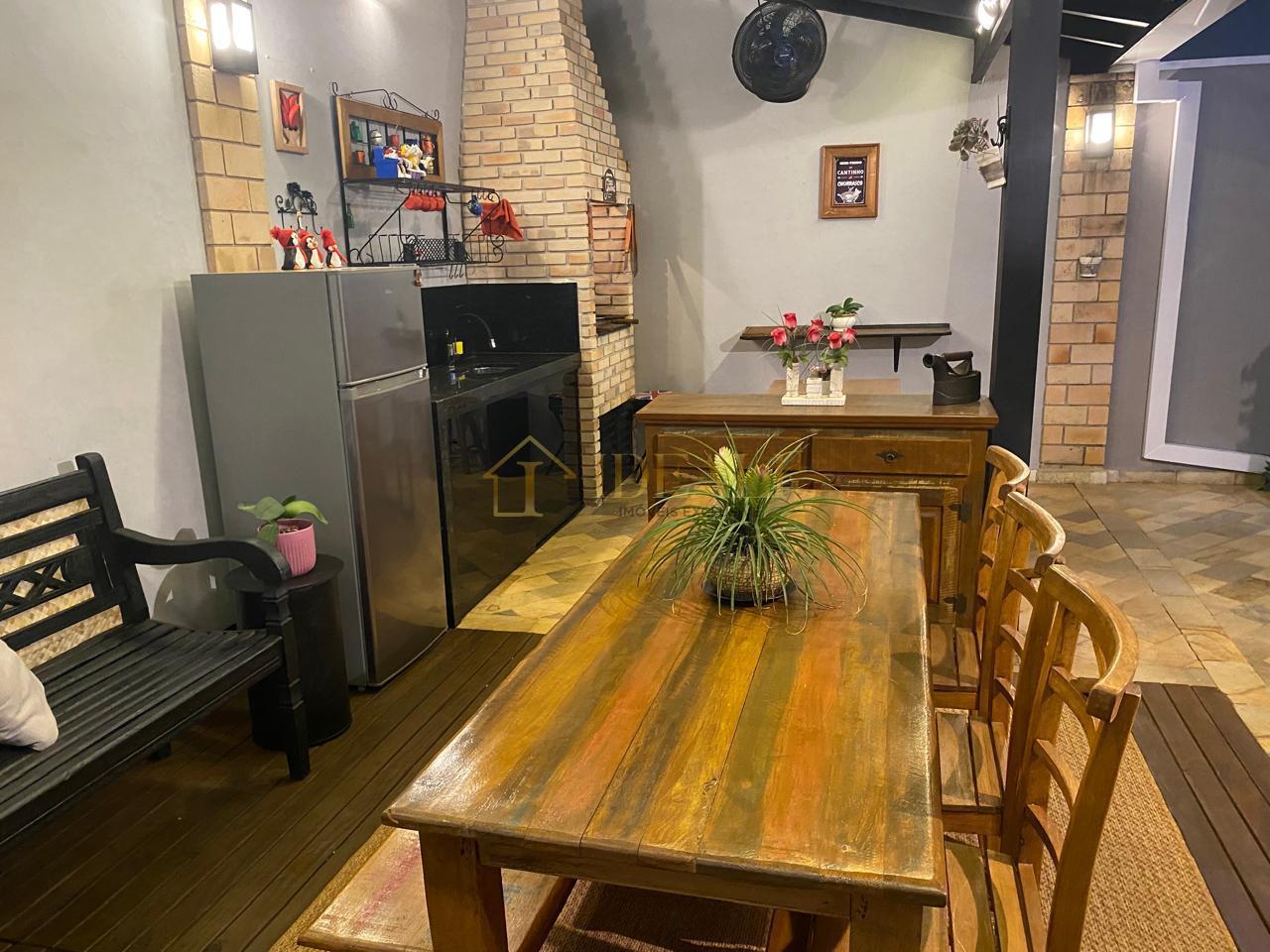 Impec&aacute;vel casa t&eacute;rrea em condom&iacute;nio, perto de tudo e da Lucas, vista p/ Pedra Grande  Atibaia - 