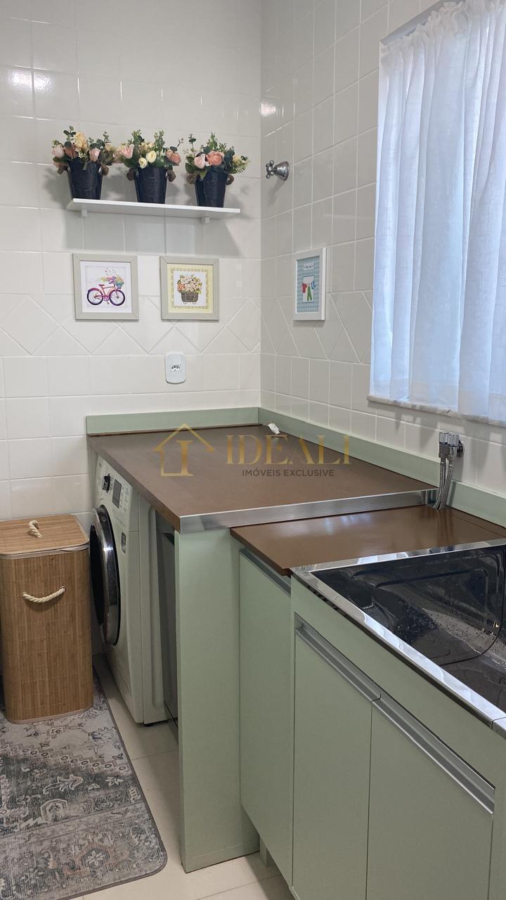 Impec&aacute;vel casa t&eacute;rrea em condom&iacute;nio, perto de tudo e da Lucas, vista p/ Pedra Grande  Atibaia - 