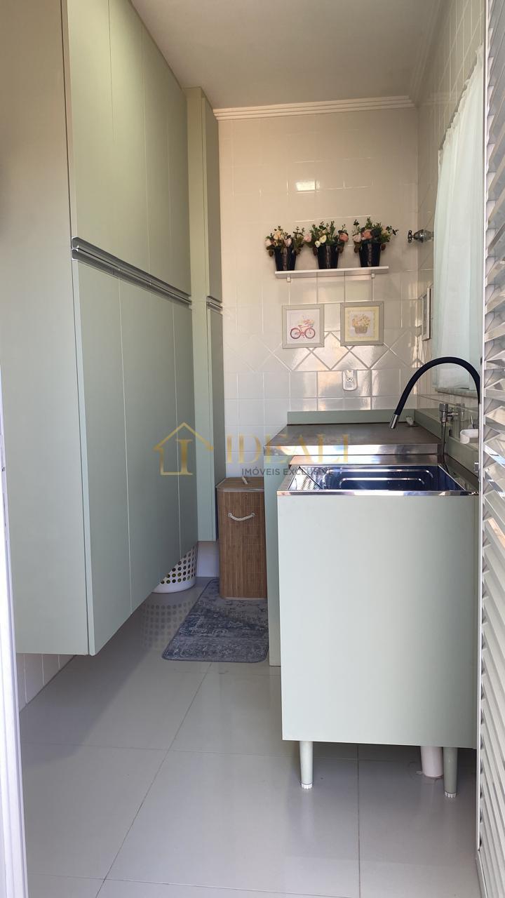 Impec&aacute;vel casa t&eacute;rrea em condom&iacute;nio, perto de tudo e da Lucas, vista p/ Pedra Grande  Atibaia - 