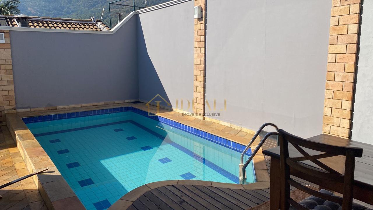 Impec&aacute;vel casa t&eacute;rrea em condom&iacute;nio, perto de tudo e da Lucas, vista p/ Pedra Grande  Atibaia - 