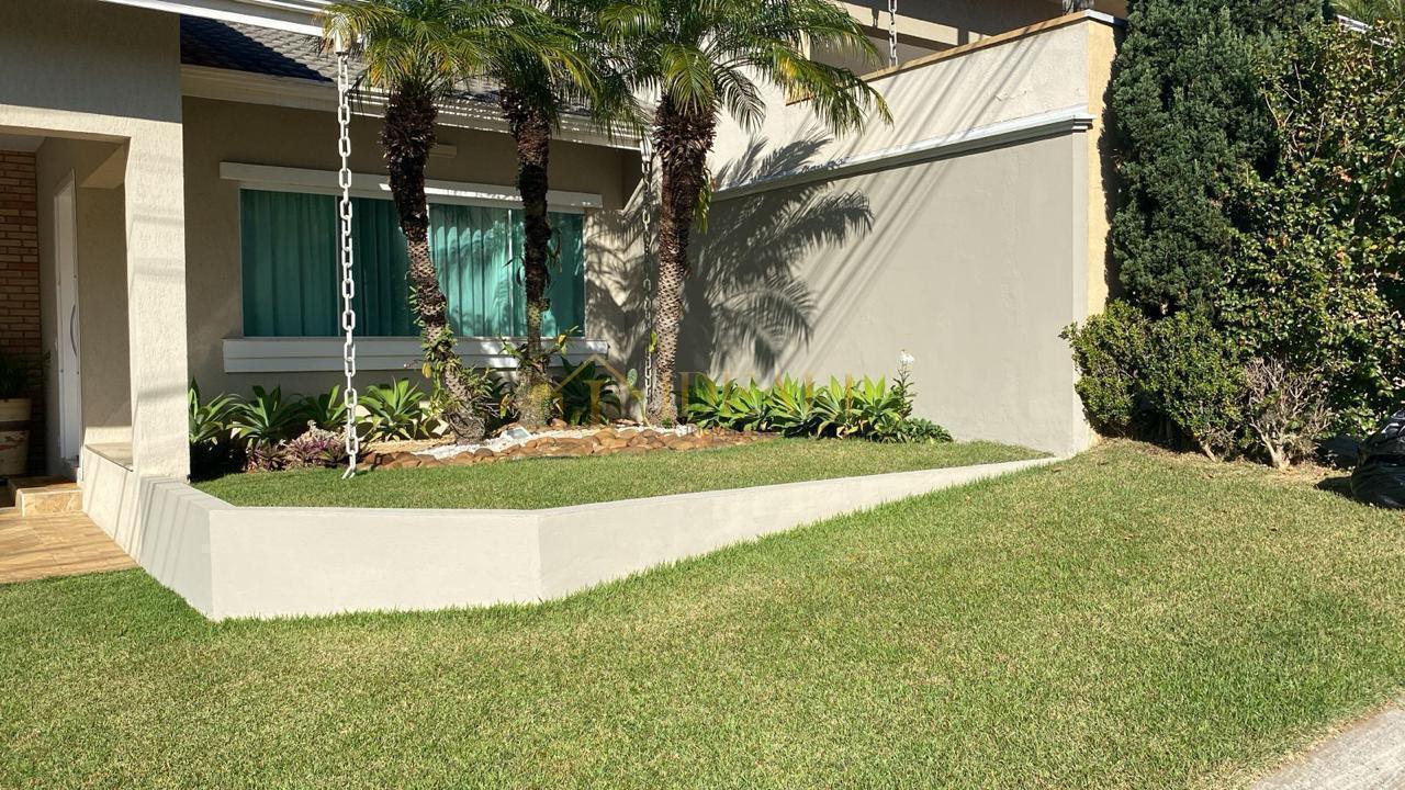 Impec&aacute;vel casa t&eacute;rrea em condom&iacute;nio, perto de tudo e da Lucas, vista p/ Pedra Grande  Atibaia - 