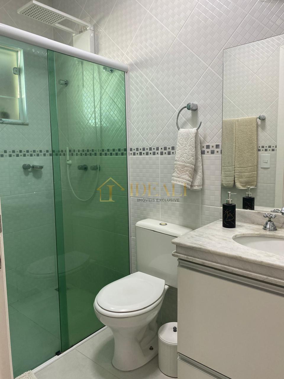 Impec&aacute;vel casa t&eacute;rrea em condom&iacute;nio, perto de tudo e da Lucas, vista p/ Pedra Grande  Atibaia - 