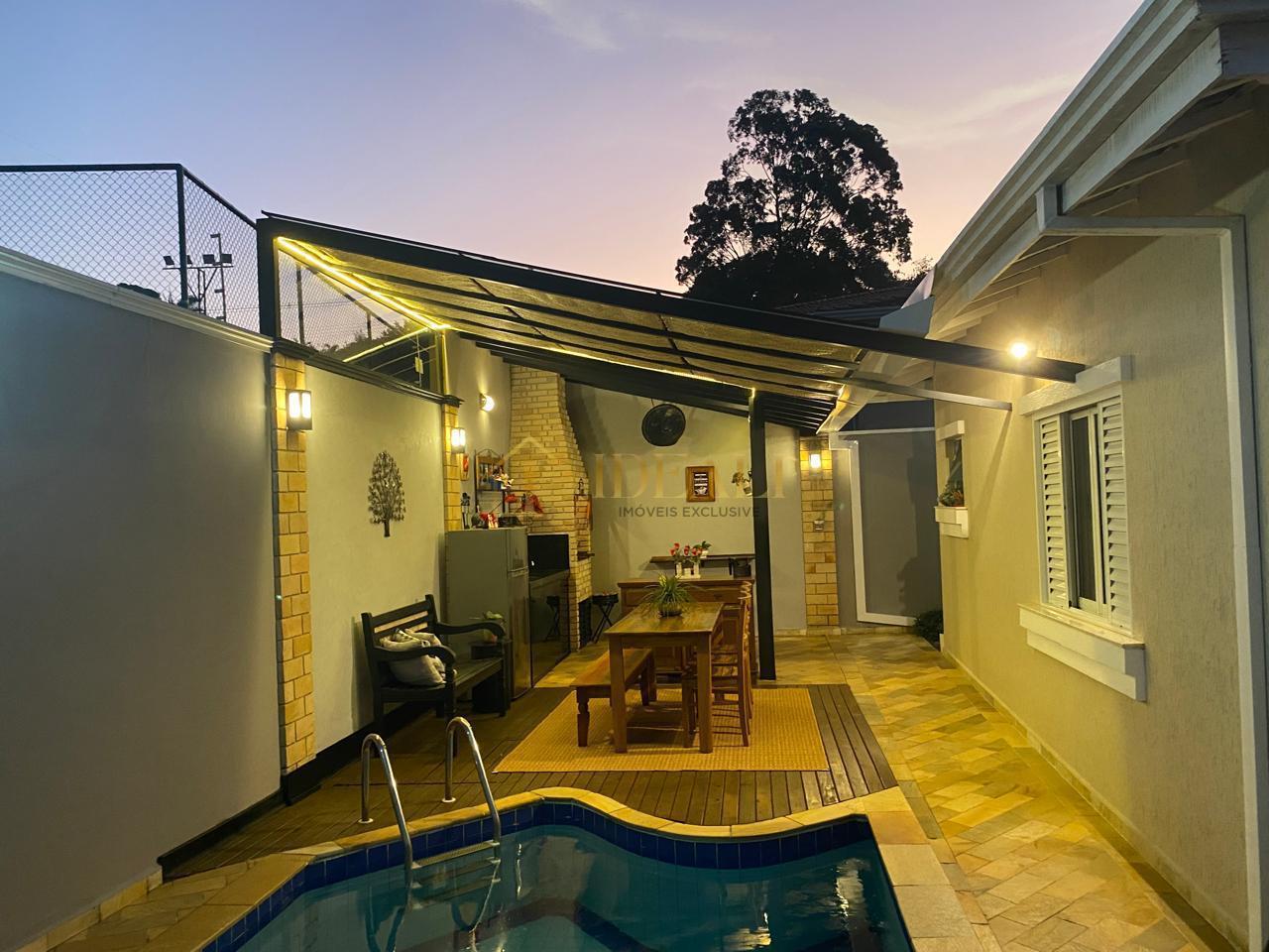 Impec&aacute;vel casa t&eacute;rrea em condom&iacute;nio, perto de tudo e da Lucas, vista p/ Pedra Grande  Atibaia - 