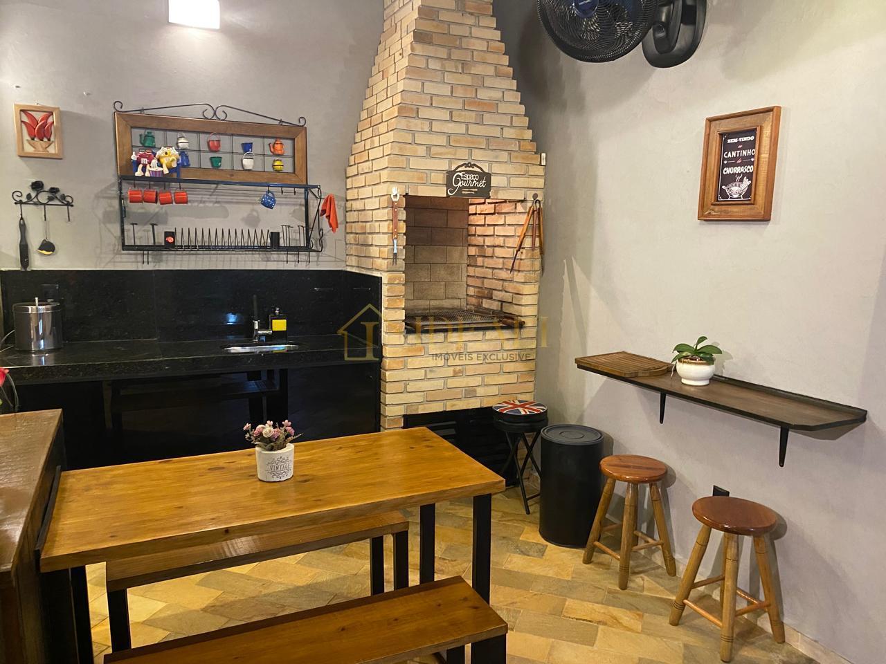 Impec&aacute;vel casa t&eacute;rrea em condom&iacute;nio, perto de tudo e da Lucas, vista p/ Pedra Grande  Atibaia - 