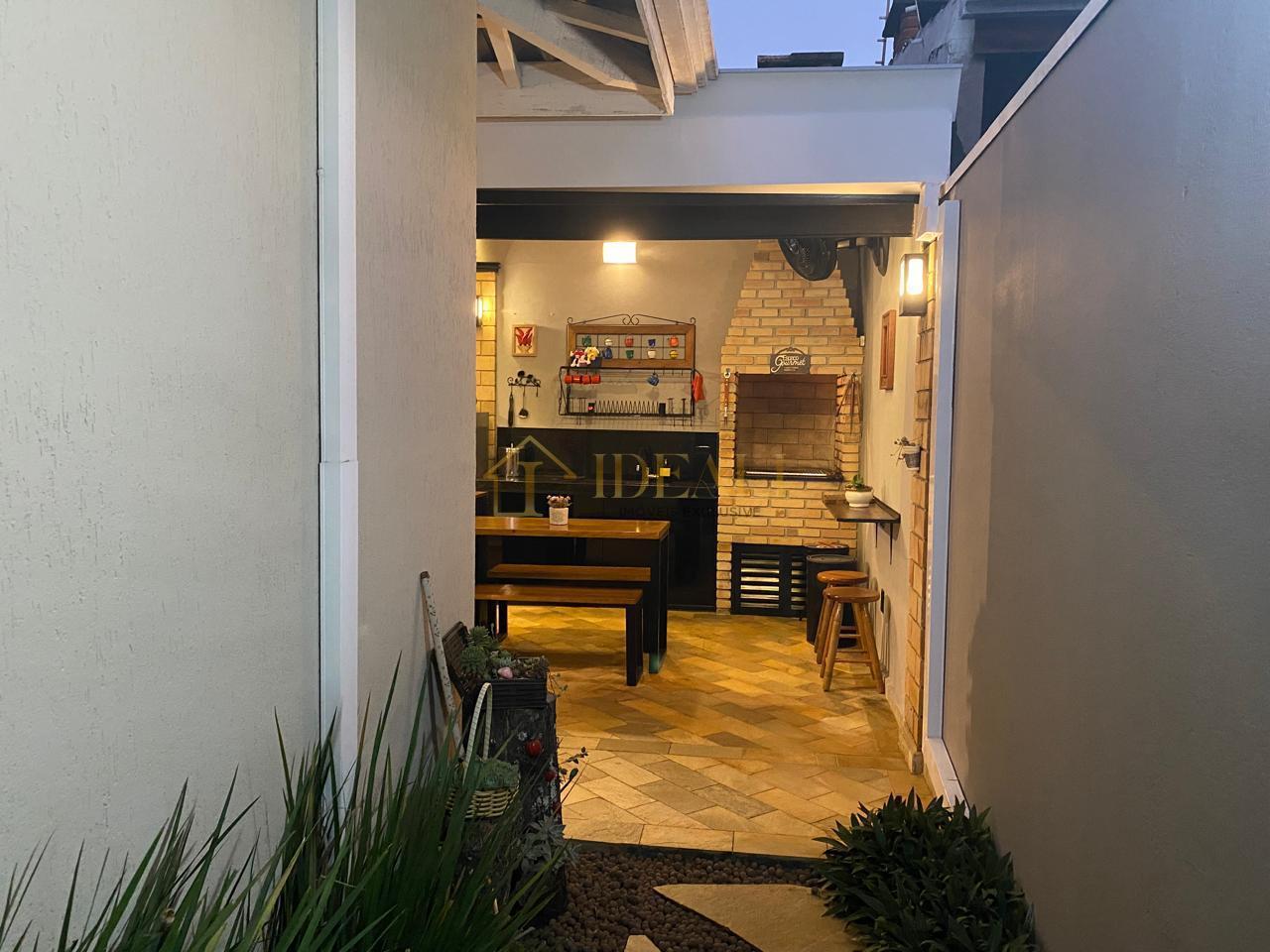 Impec&aacute;vel casa t&eacute;rrea em condom&iacute;nio, perto de tudo e da Lucas, vista p/ Pedra Grande  Atibaia - 