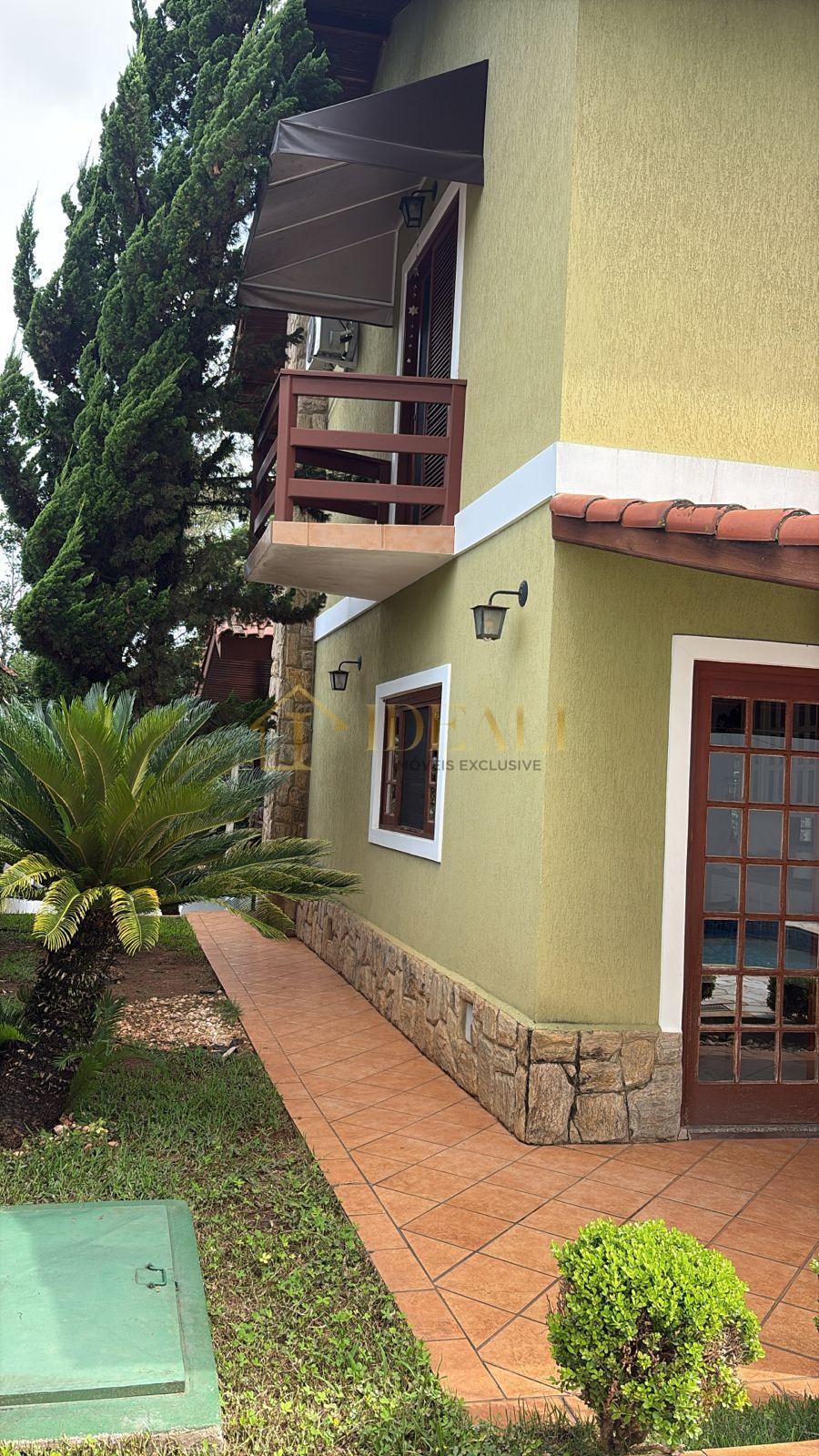 Linda casa em condom&iacute;nio fechado, no centro da cidade de Mairipor&atilde;, perto de tudo  Mairiporã - 