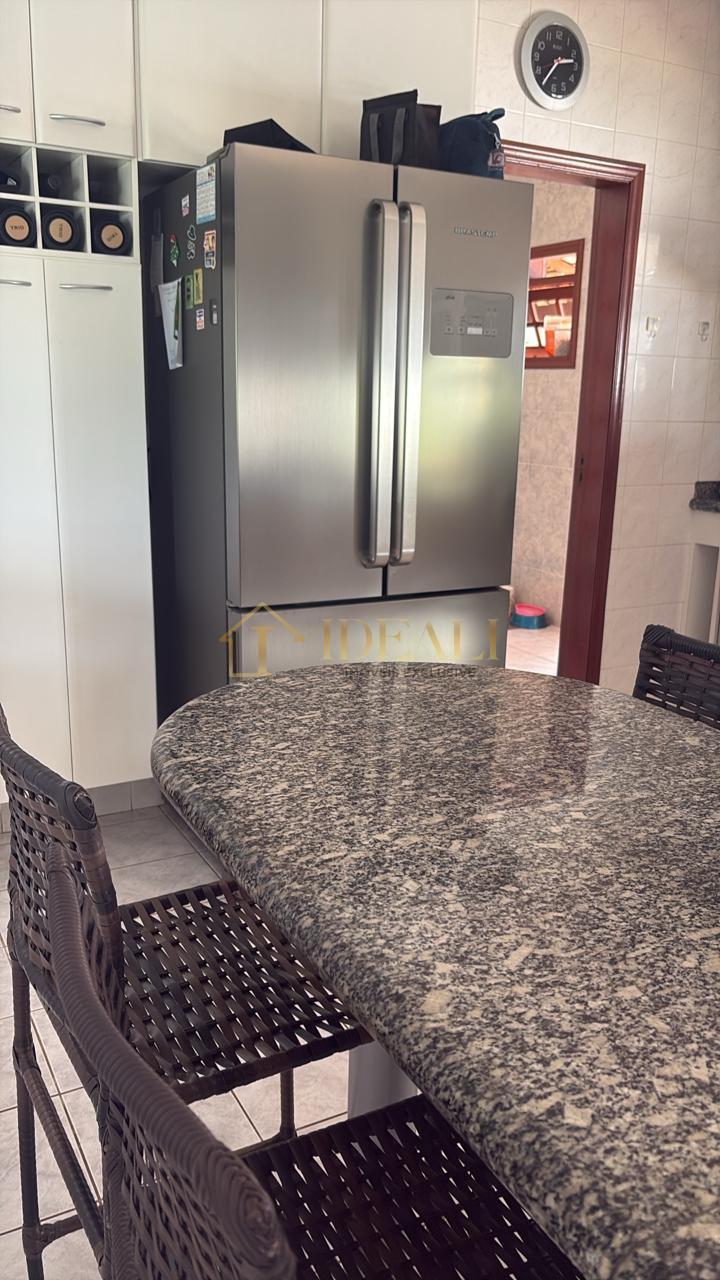 Linda casa em condom&iacute;nio fechado, no centro da cidade de Mairipor&atilde;, perto de tudo  Mairiporã - 