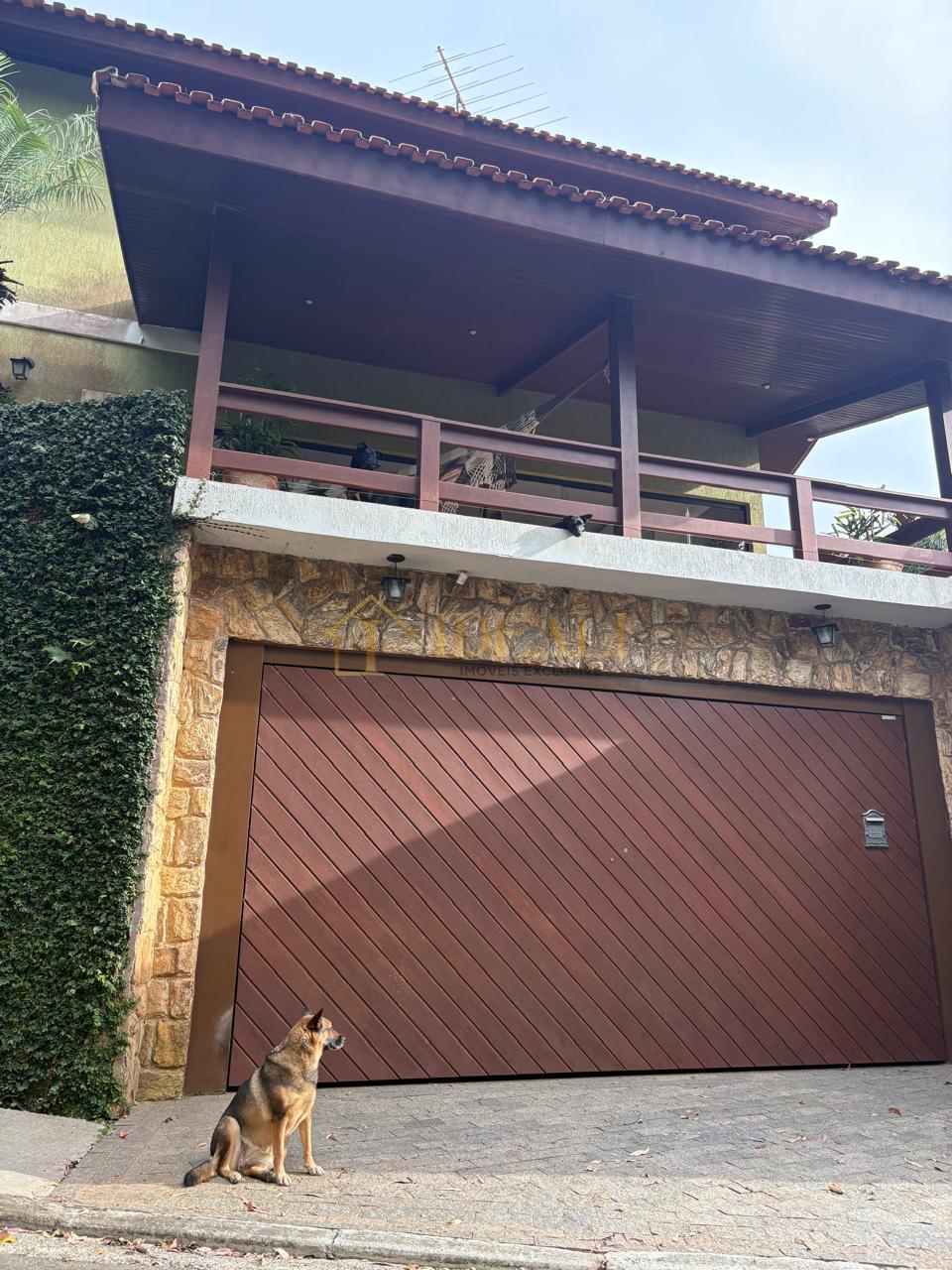 Linda casa em condom&iacute;nio fechado, no centro da cidade de Mairipor&atilde;, perto de tudo  Mairiporã - 