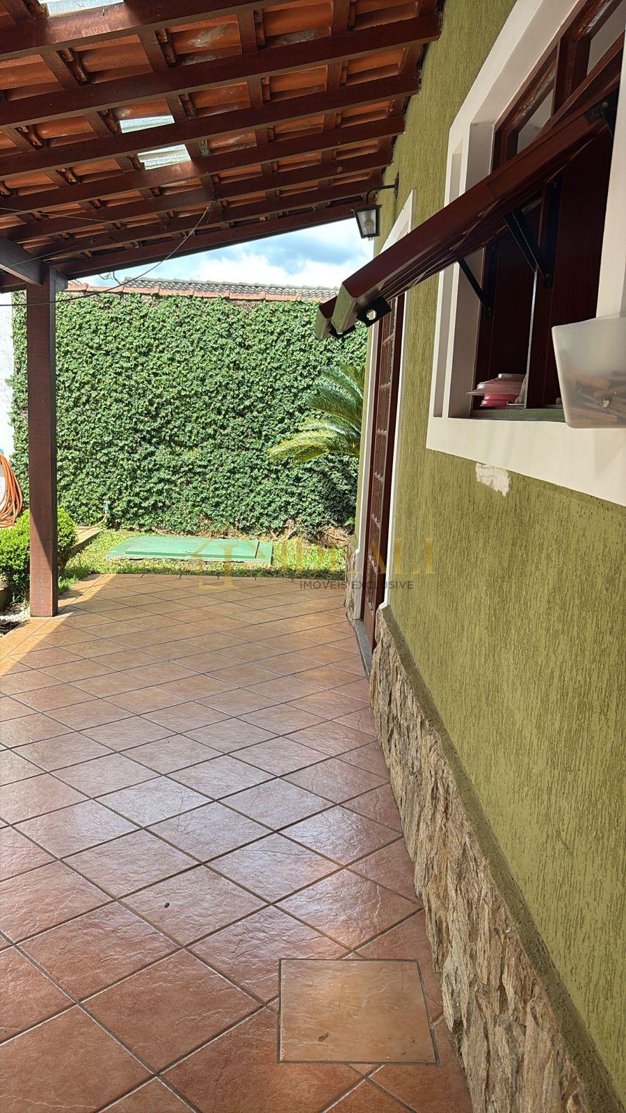 Linda casa em condom&iacute;nio fechado, no centro da cidade de Mairipor&atilde;, perto de tudo  Mairiporã - 