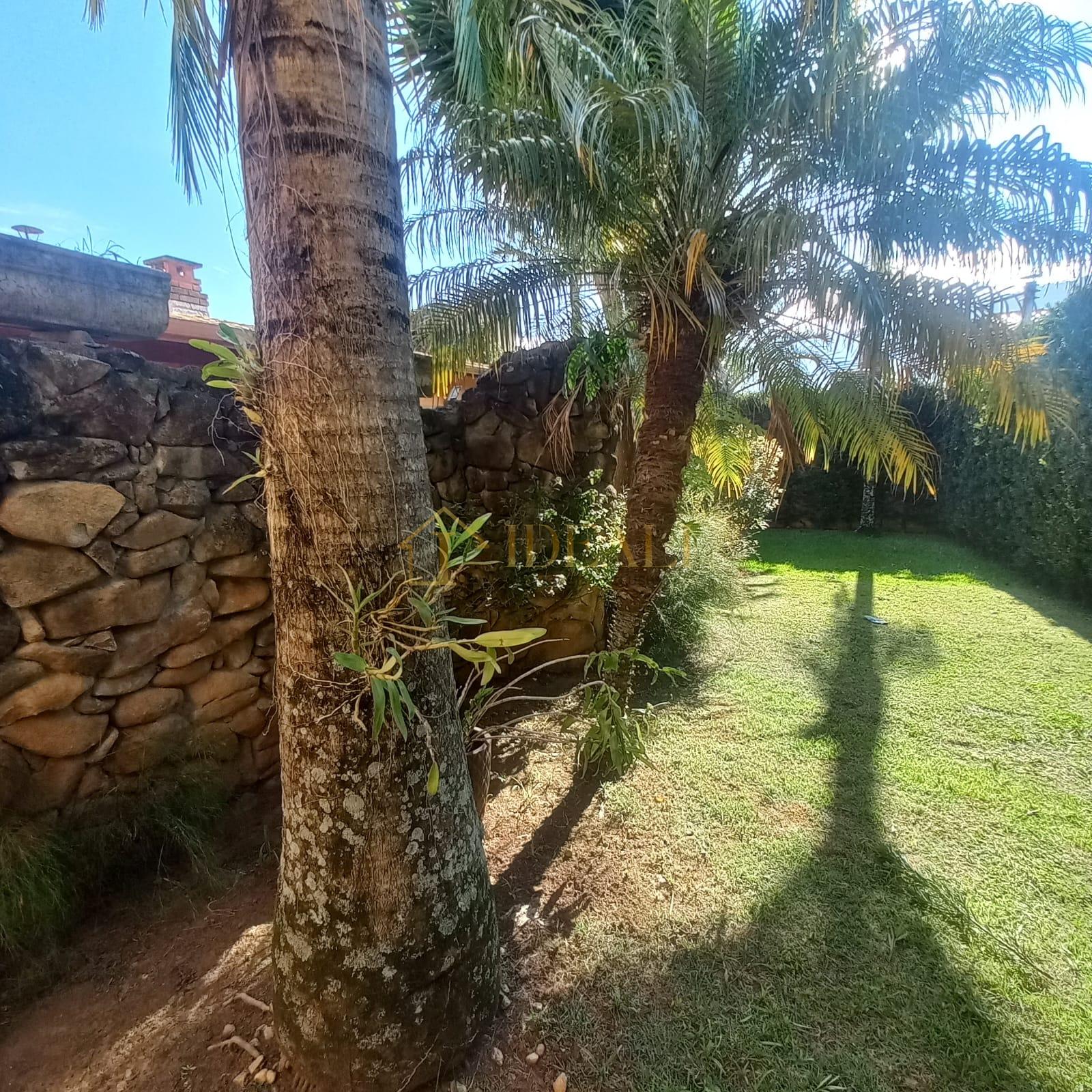 Casa ampla e arejada em bairro nobre, rua s/ sa&iacute;da, perto da Lucas, estuda permuta parcial  Atibaia - 