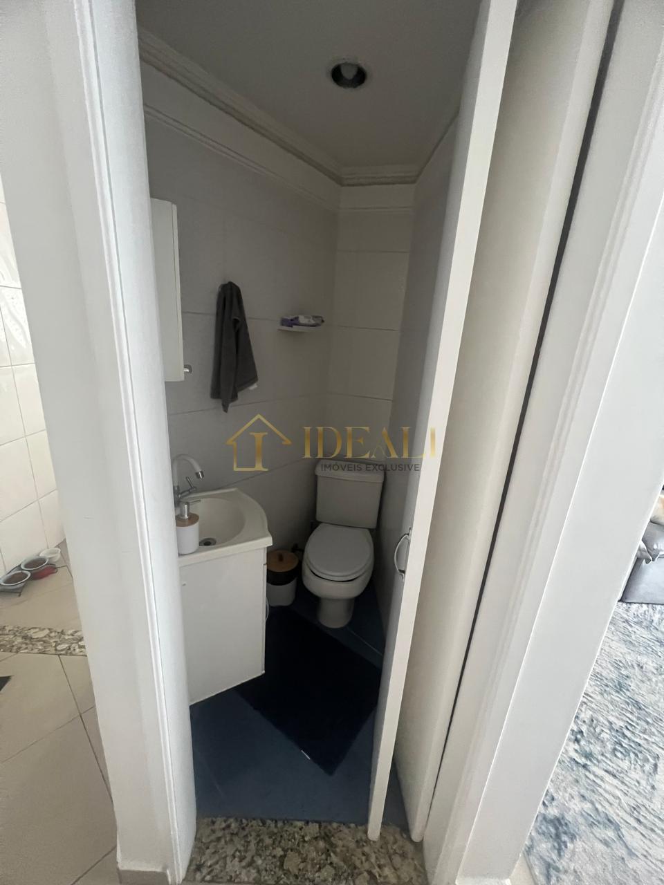 Casa ampla e arejada em bairro nobre, rua s/ sa&iacute;da, perto da Lucas, estuda permuta parcial  Atibaia - 