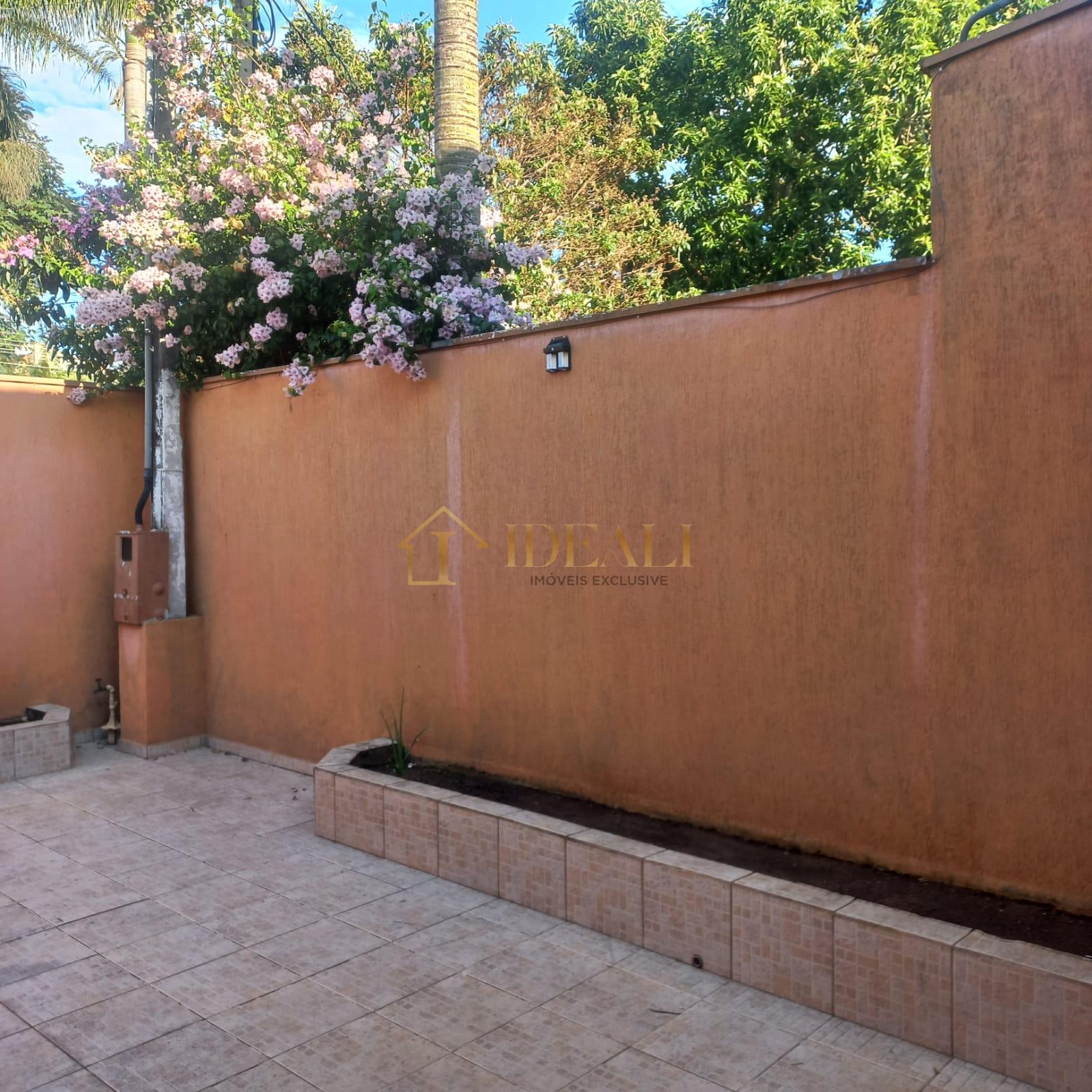 Casa ampla e arejada em bairro nobre, rua s/ sa&iacute;da, perto da Lucas, estuda permuta parcial  Atibaia - 