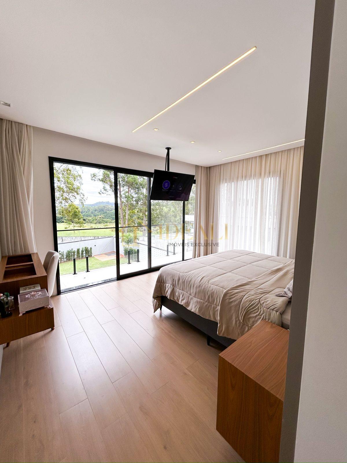 CASA EM CONDOMINIO FECHADO DE LUXO EM ATIBAIA  Atibaia - 