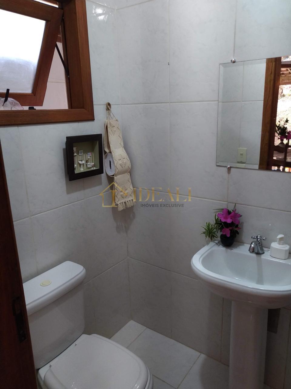 CASA NA SERRA DA CANTAREIRA ( ACEITA FINANCIAMENTO ) CONDOMINIO FECHADO RUA GRAVATA  Mairiporã - 