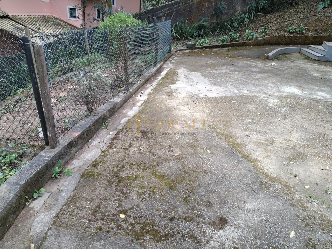 CASA NA SERRA DA CANTAREIRA ( ACEITA FINANCIAMENTO ) CONDOMINIO FECHADO RUA GRAVATA  Mairiporã - 