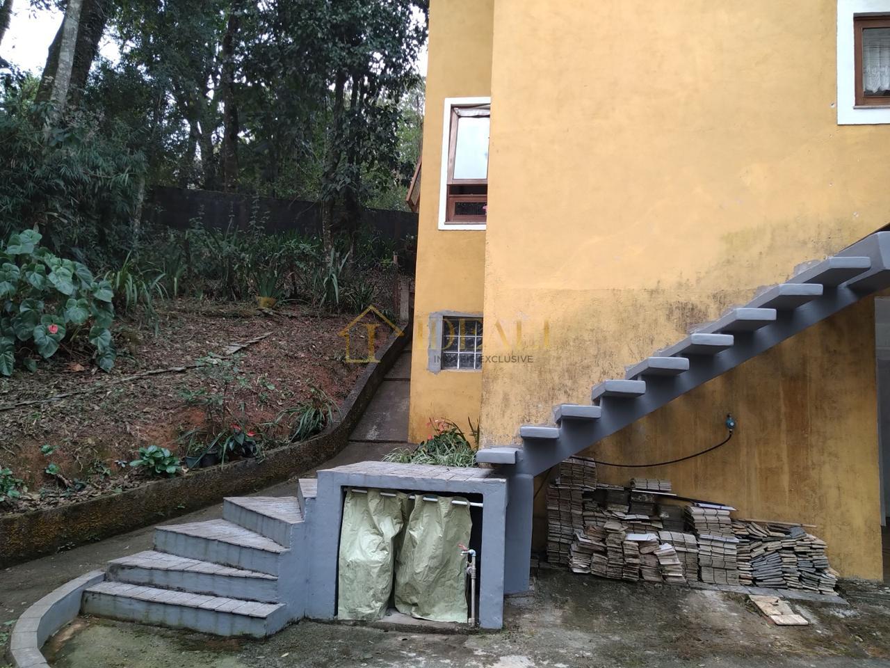 CASA NA SERRA DA CANTAREIRA ( ACEITA FINANCIAMENTO ) CONDOMINIO FECHADO RUA GRAVATA  Mairiporã - 