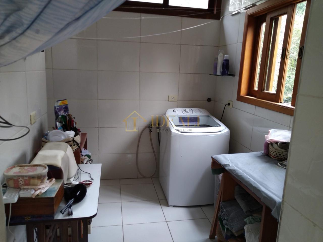 CASA NA SERRA DA CANTAREIRA ( ACEITA FINANCIAMENTO ) CONDOMINIO FECHADO RUA GRAVATA  Mairiporã - 