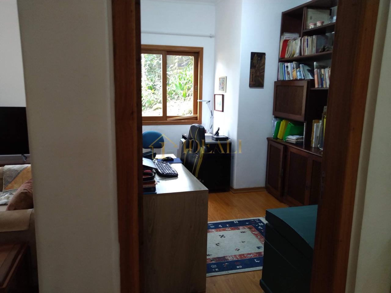 CASA NA SERRA DA CANTAREIRA ( ACEITA FINANCIAMENTO ) CONDOMINIO FECHADO RUA GRAVATA  Mairiporã - 