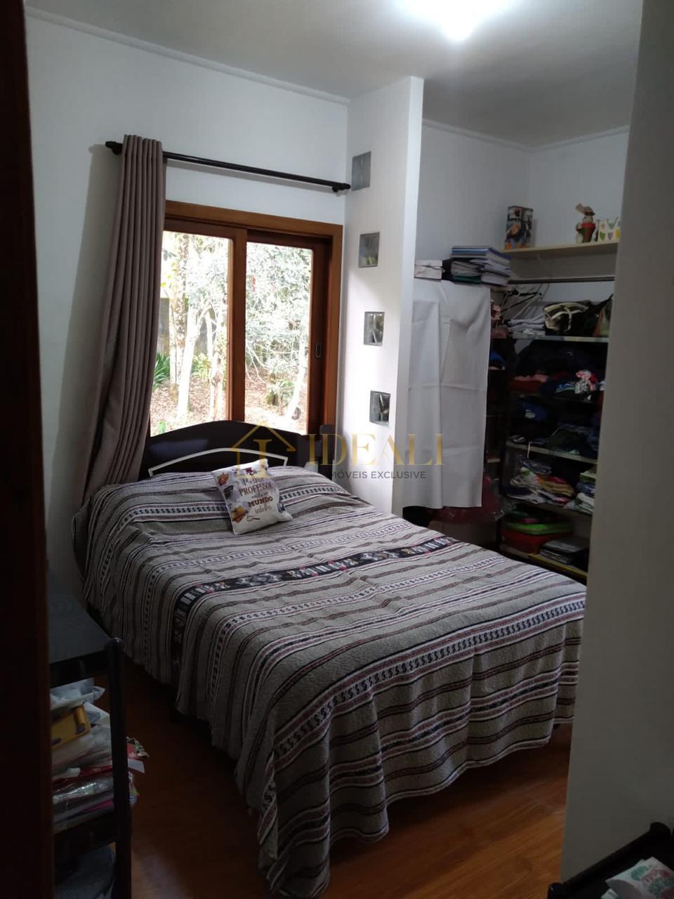 CASA NA SERRA DA CANTAREIRA ( ACEITA FINANCIAMENTO ) CONDOMINIO FECHADO RUA GRAVATA  Mairiporã - 