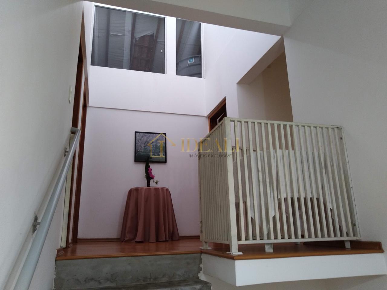 CASA NA SERRA DA CANTAREIRA ( ACEITA FINANCIAMENTO ) CONDOMINIO FECHADO RUA GRAVATA  Mairiporã - 