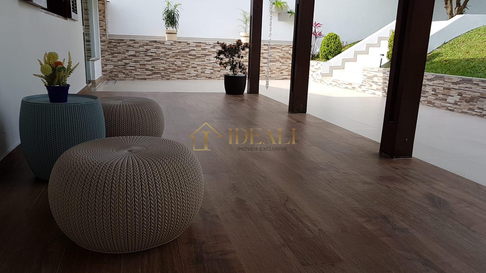 Ch&aacute;cara t&eacute;rrea &agrave; venda em Condom&iacute;nio fechado em Mairipor&atilde; Rua Sibipirunas Mairiporã - 