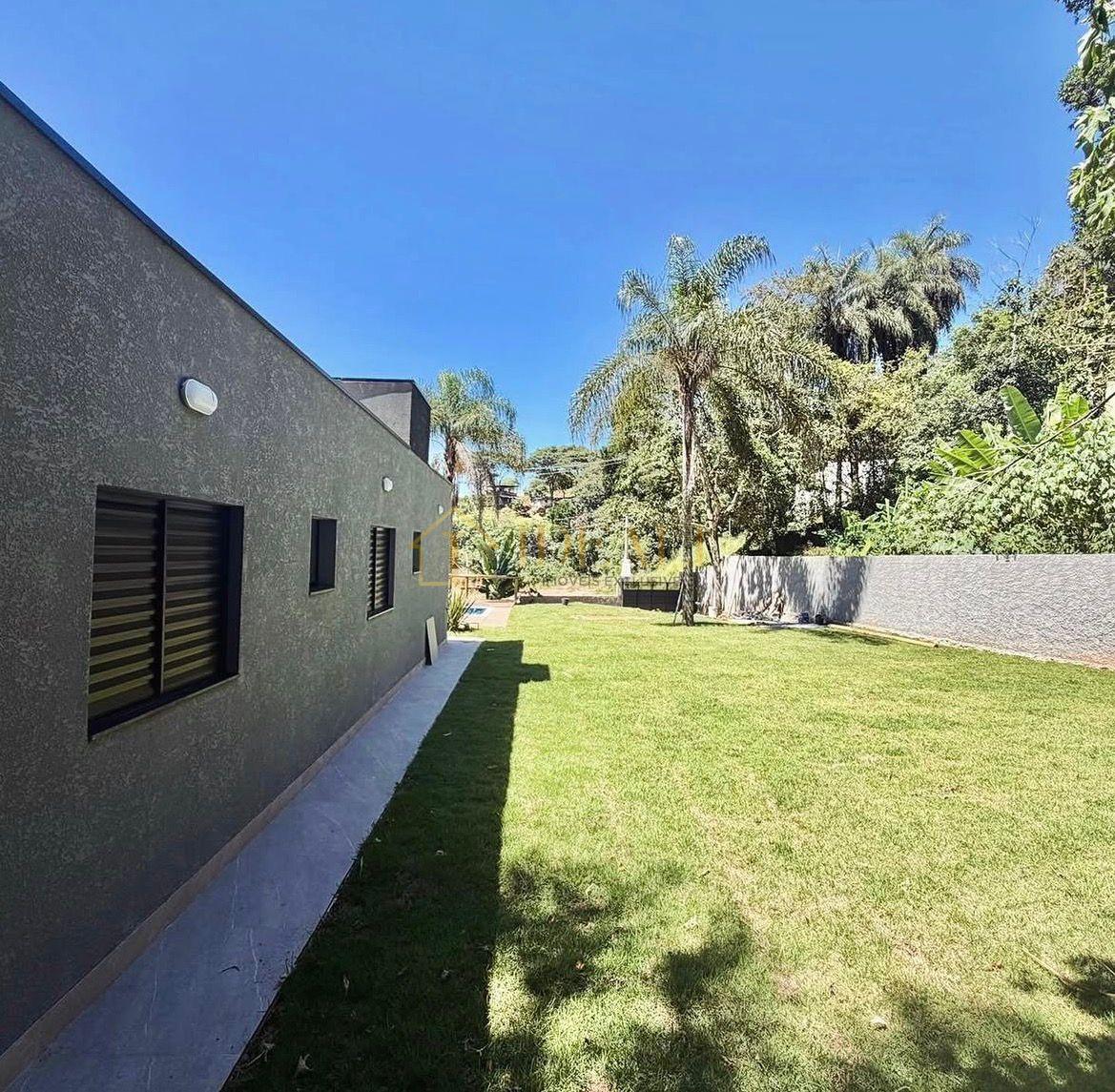 Ch&aacute;cara moderna &agrave; venda em Atibaia  Atibaia - 