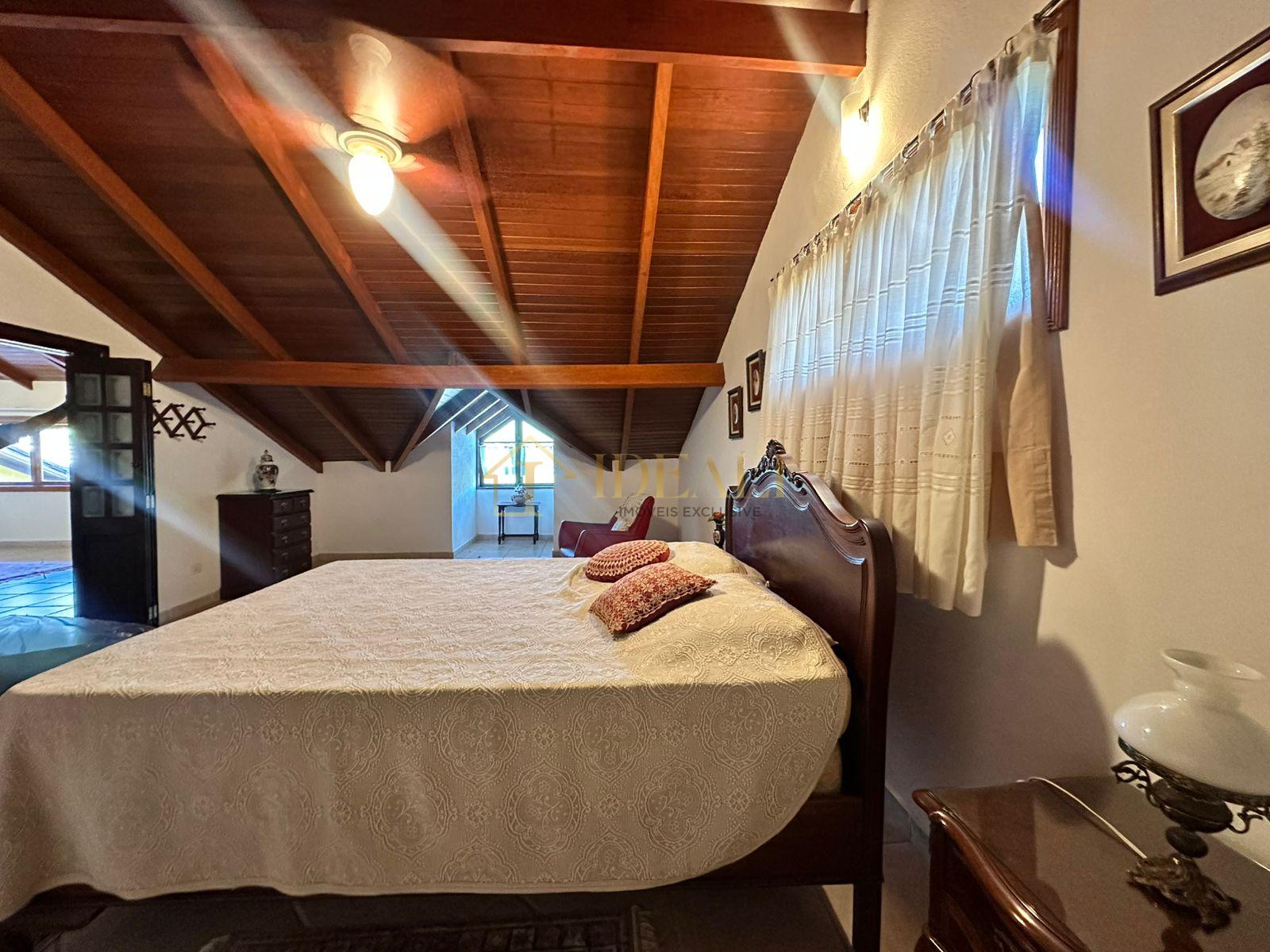 Lind&iacute;ssima Casa no Condom&iacute;nio Gleba II Mairipor&atilde; Alameda dos Eucaliptos Mairiporã - 