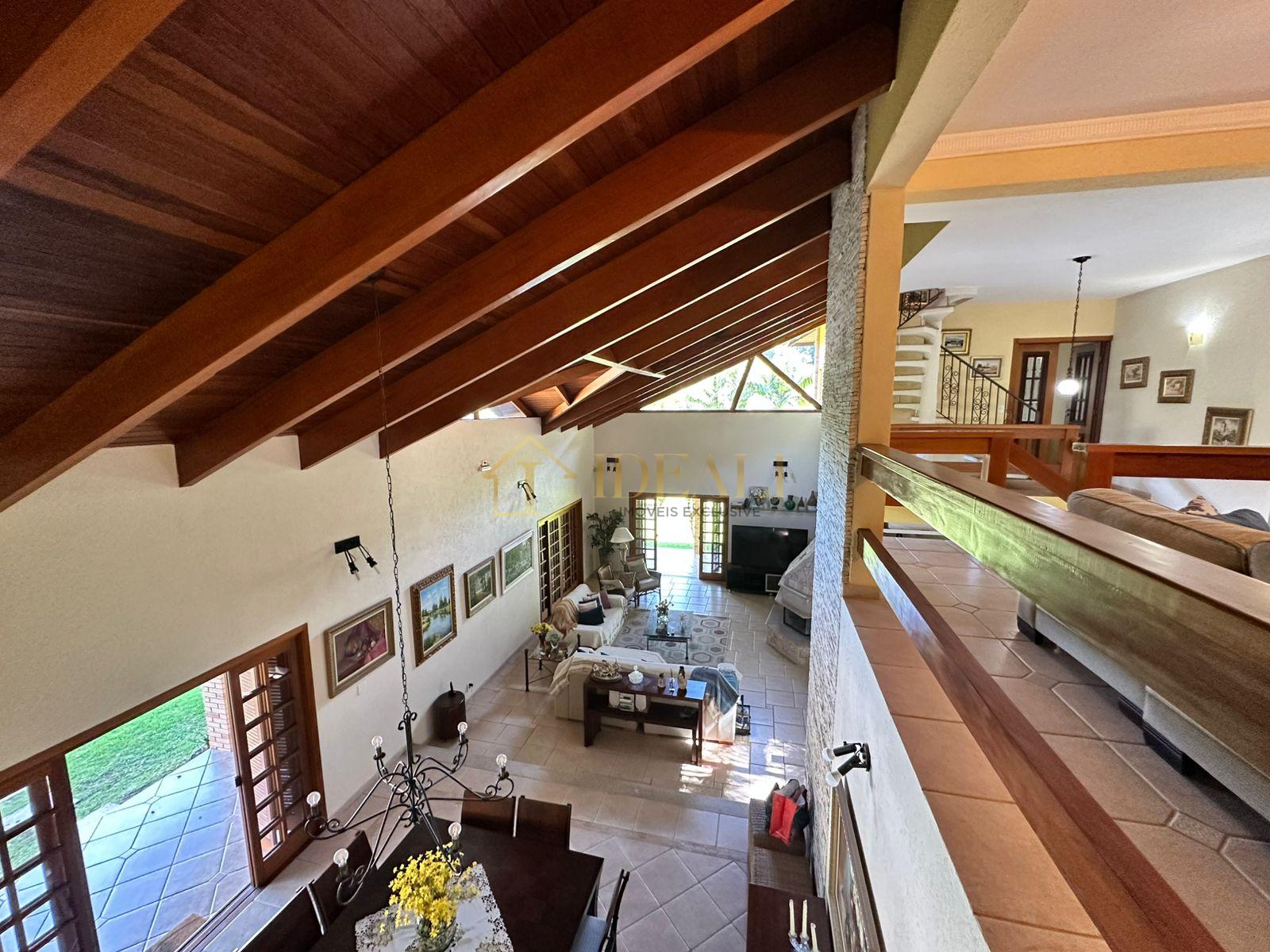 Lind&iacute;ssima Casa no Condom&iacute;nio Gleba II Mairipor&atilde; Alameda dos Eucaliptos Mairiporã - 