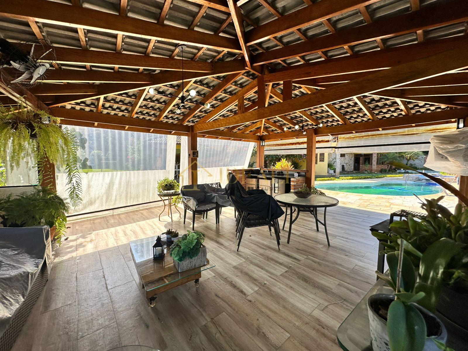 Lind&iacute;ssima Casa no Condom&iacute;nio Gleba II Mairipor&atilde; Alameda dos Eucaliptos Mairiporã - 