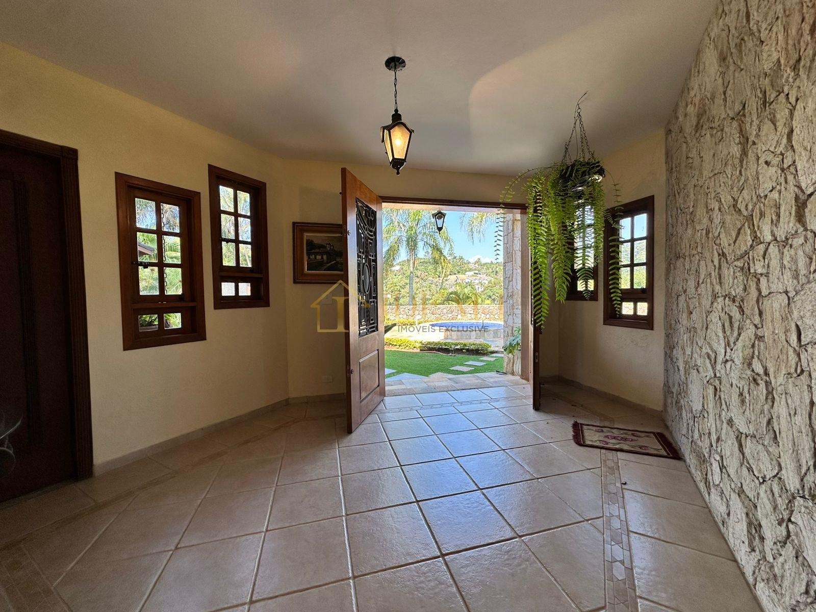 Lind&iacute;ssima Casa no Condom&iacute;nio Gleba II Mairipor&atilde; Alameda dos Eucaliptos Mairiporã - 