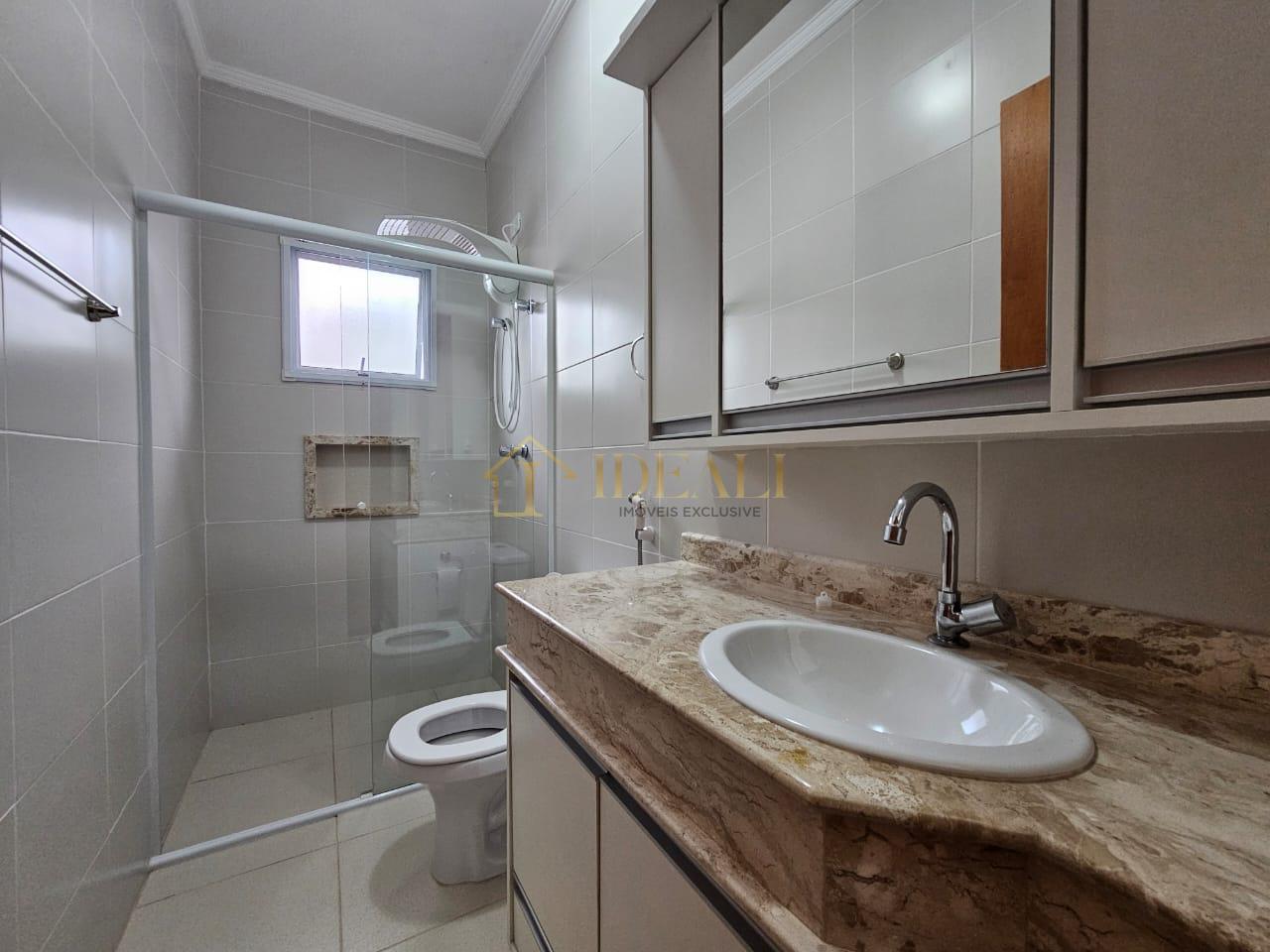 Linda Casa no Condom&iacute;nio Terras Atibaia I Rua Monteiro Lobato Atibaia - 