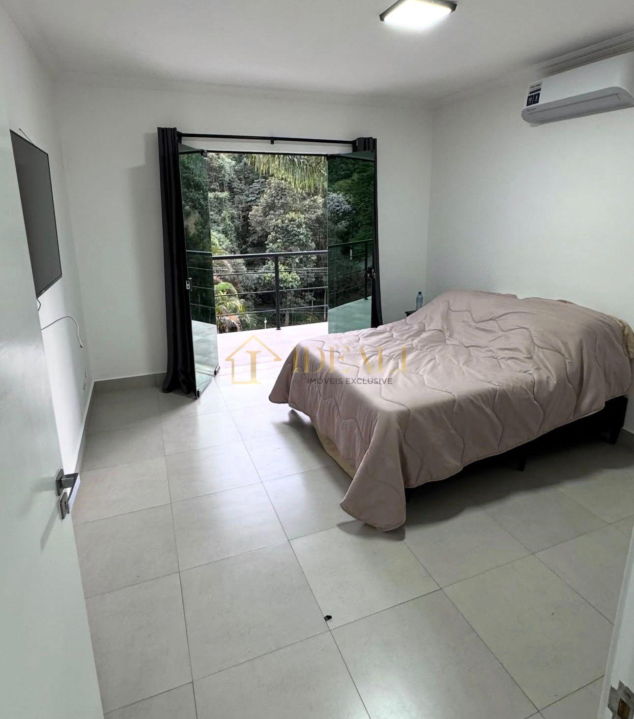 Lind&iacute;ssima Casa no Condom&iacute;nio Alpes de Mairipor&atilde;  Mairiporã - 