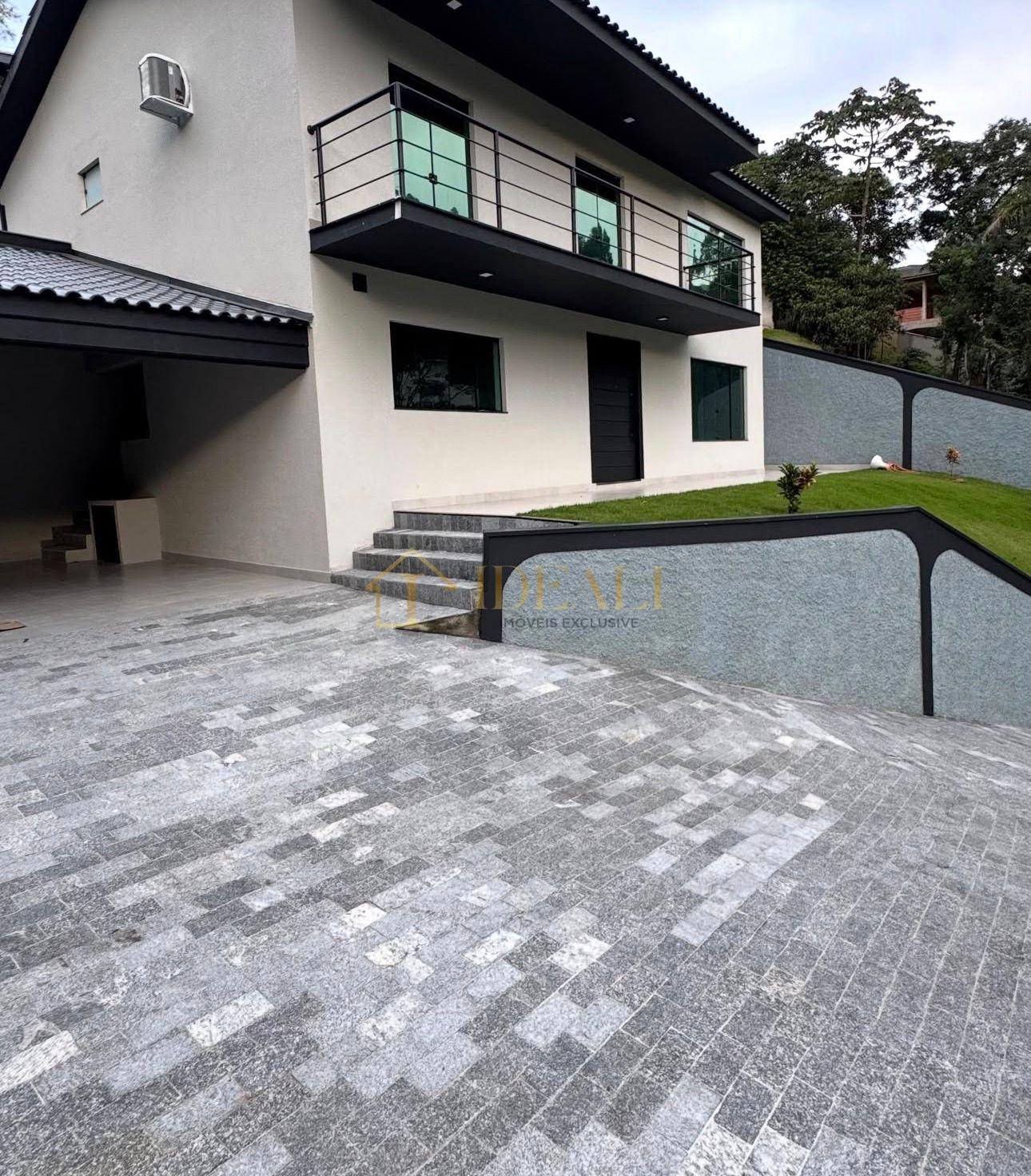 Lind&iacute;ssima Casa no Condom&iacute;nio Alpes de Mairipor&atilde;  Mairiporã - 