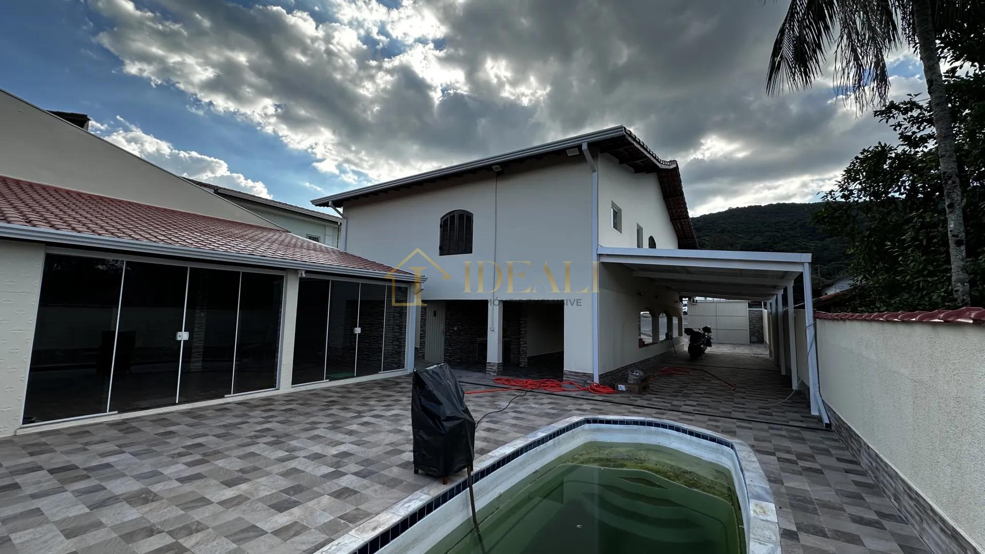 🏡✨ J&aacute; imaginou morar em uma casa que tem tudo o que voc&ecirc; sempre sonhou?  Mairiporã - 